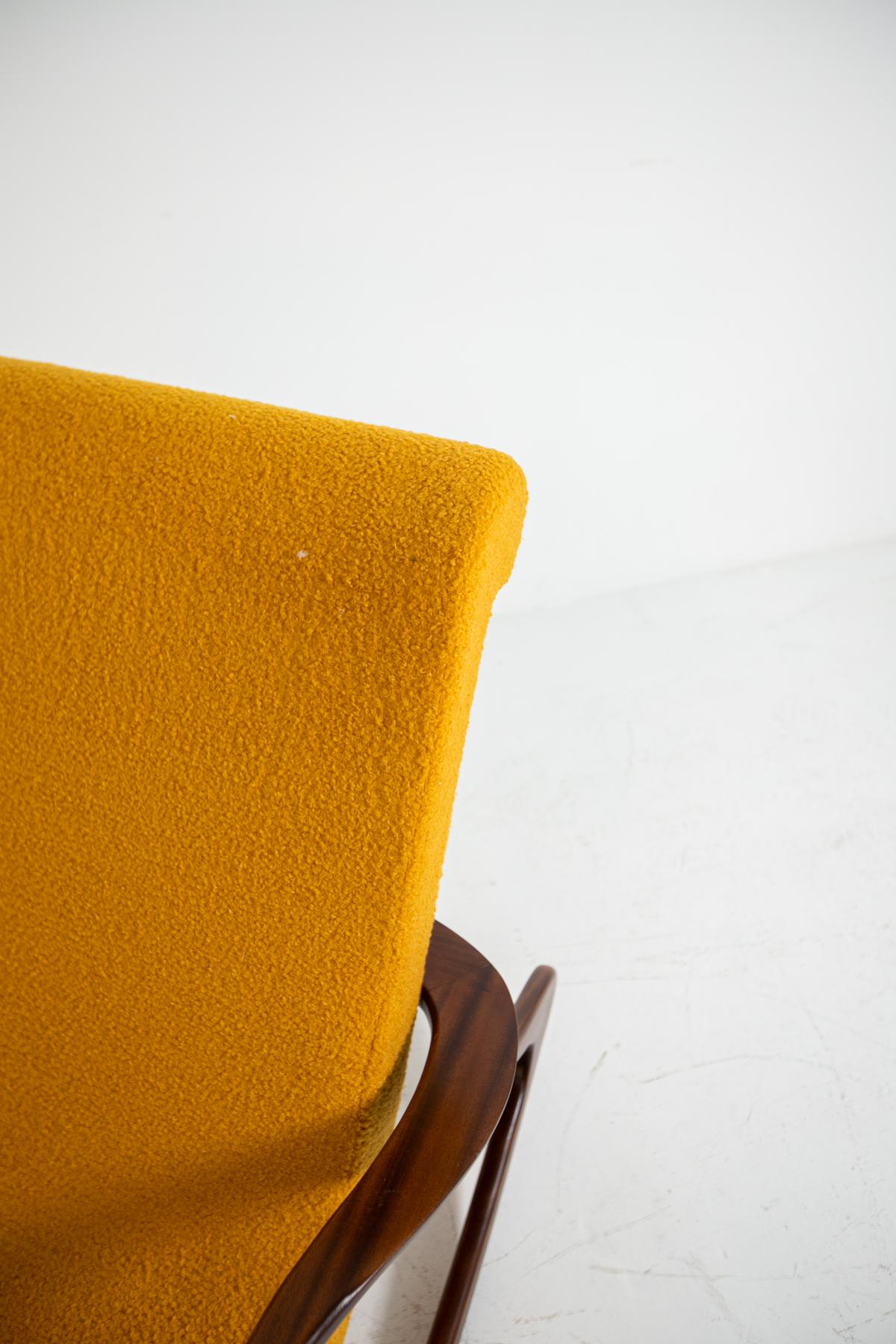 American Vintage Rocking Chair in Yellow Bouclè, Restored In Good Condition In Milano, IT