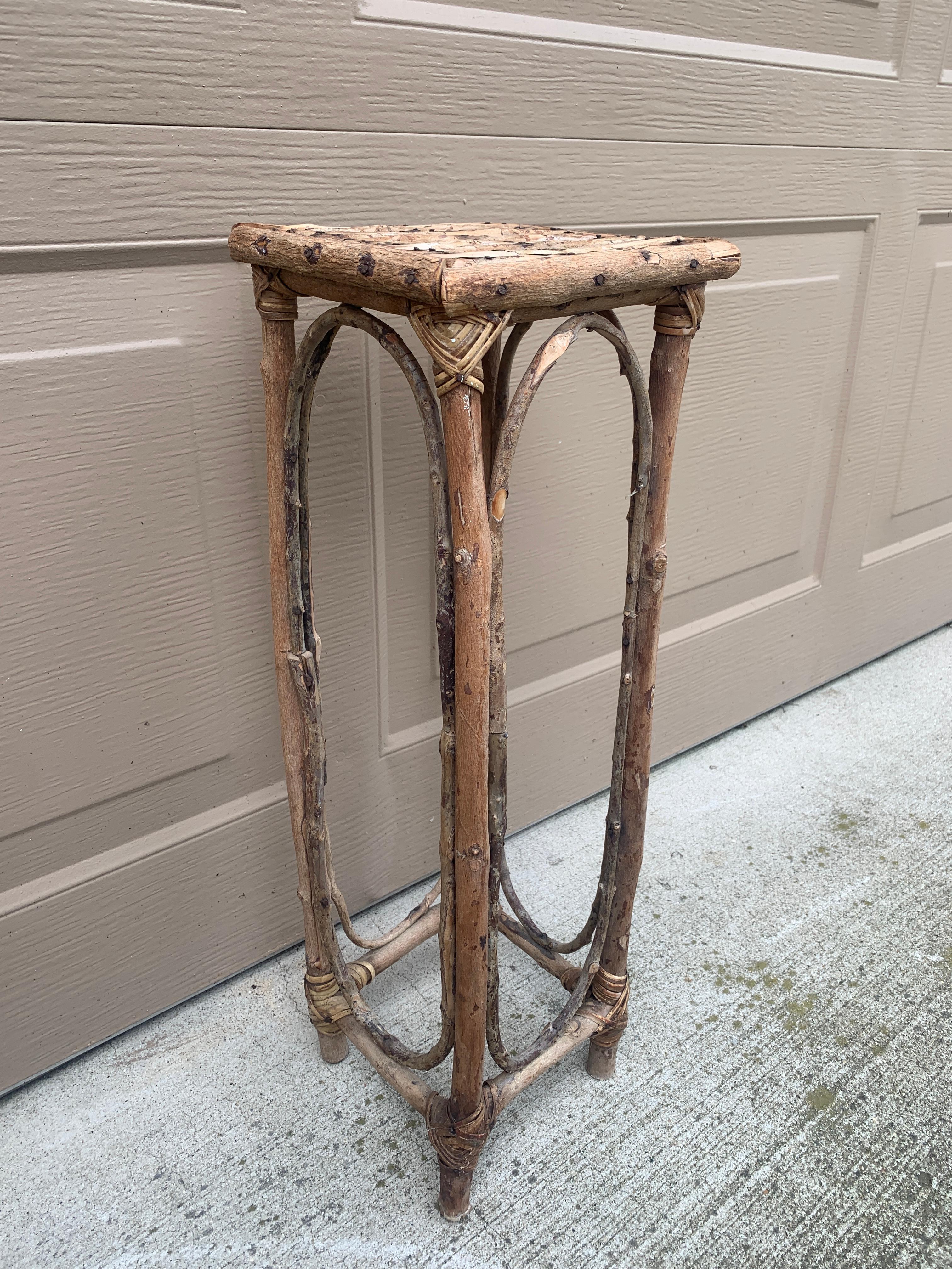 Bois Table d'appoint en bois rustique vintage américain en vente