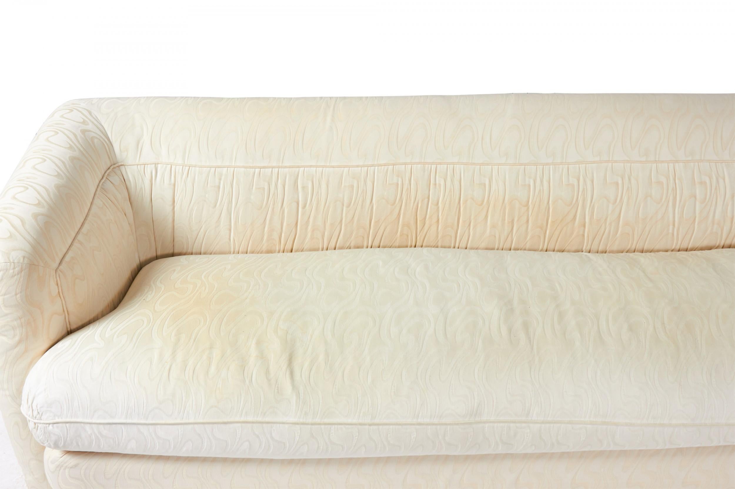 Weißes und cremefarbenes gepolstertes 3-teiliges Vintage-Sofa mit Wirbel im Angebot 4