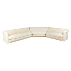 Weißes und cremefarbenes gepolstertes 3-teiliges Vintage-Sofa mit Wirbel