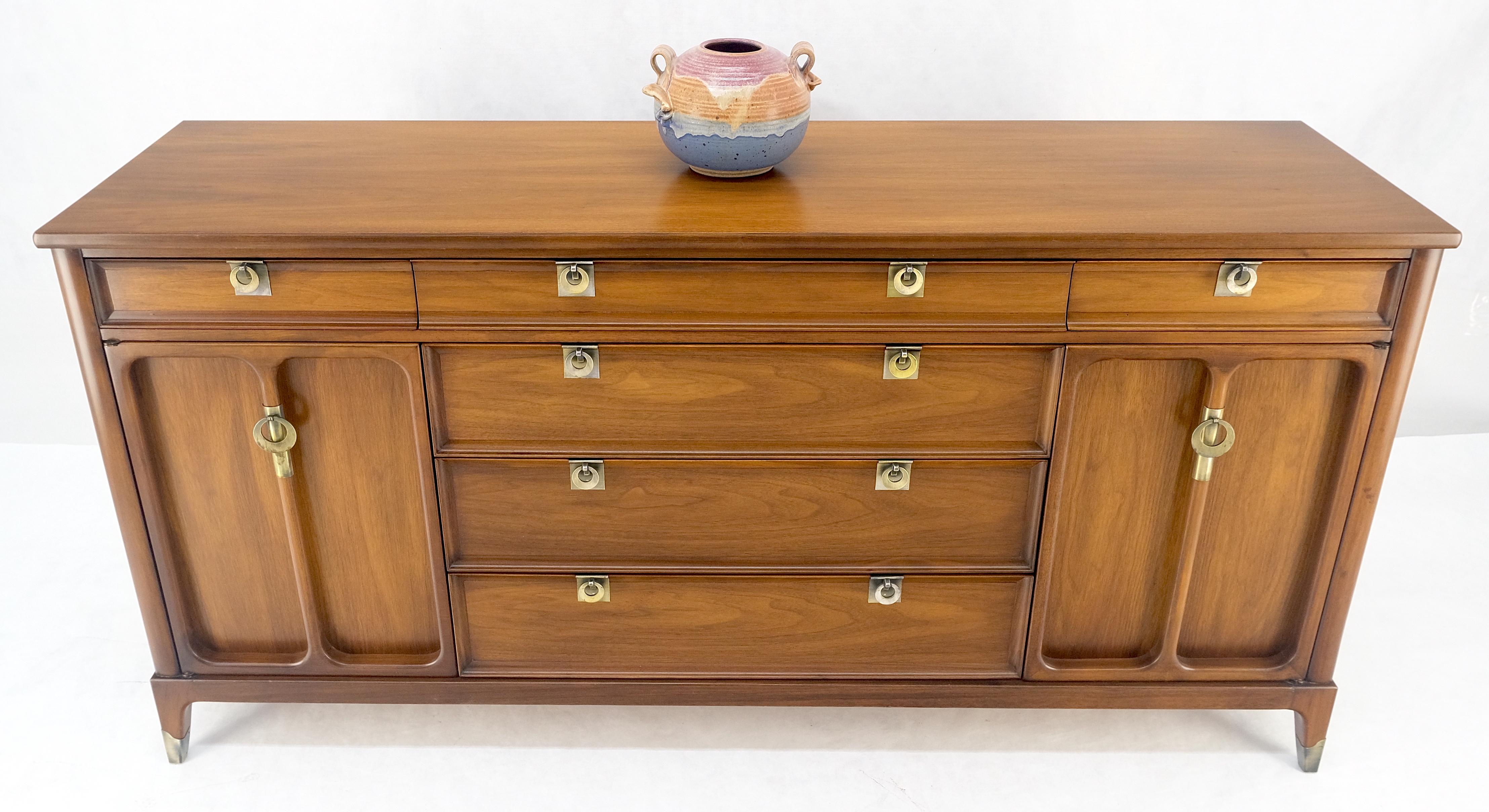Credenza in noce americano a 6 cassetti e due ante lunga 67