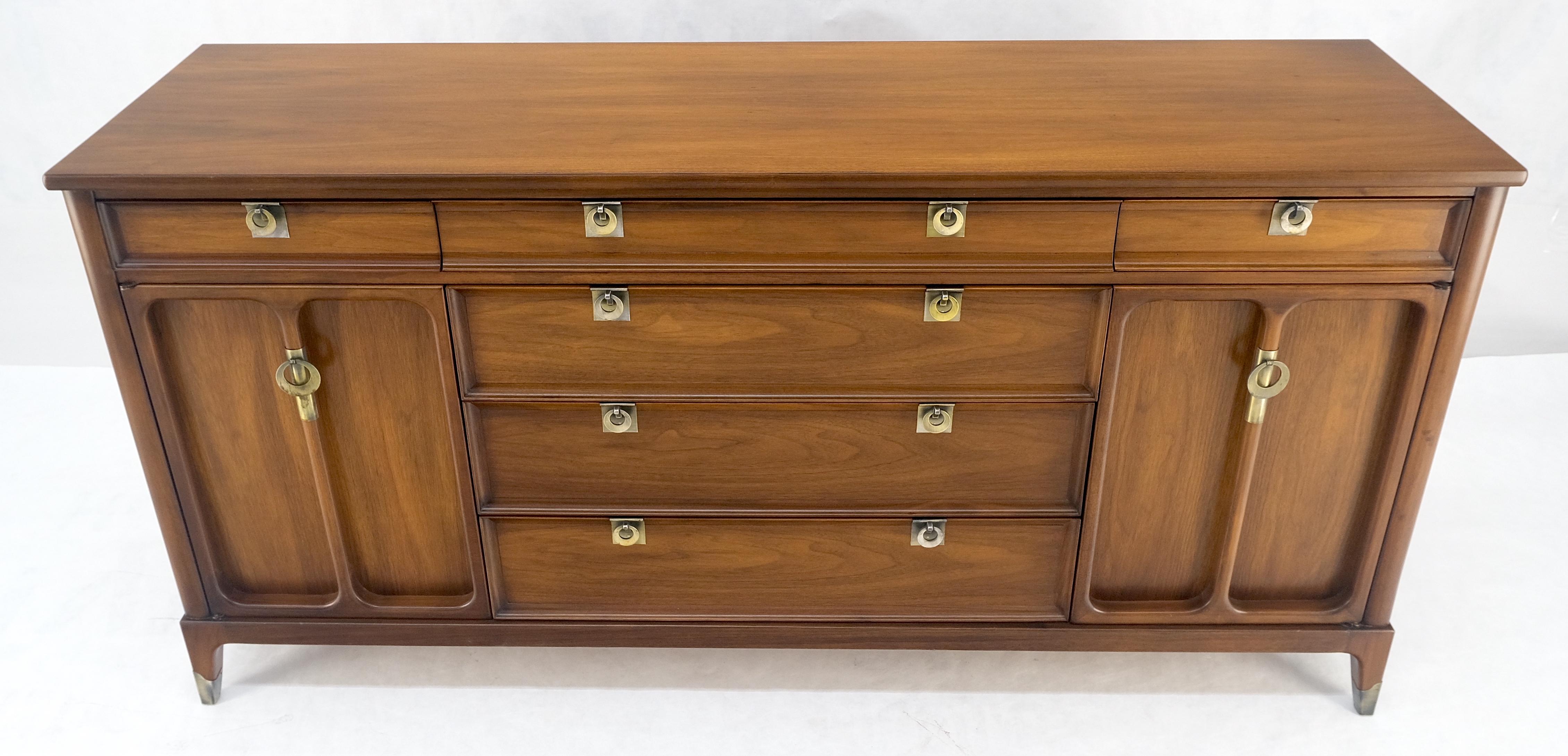 Mid-Century moderno Credenza in noce americano a 6 cassetti e due ante lunga 67