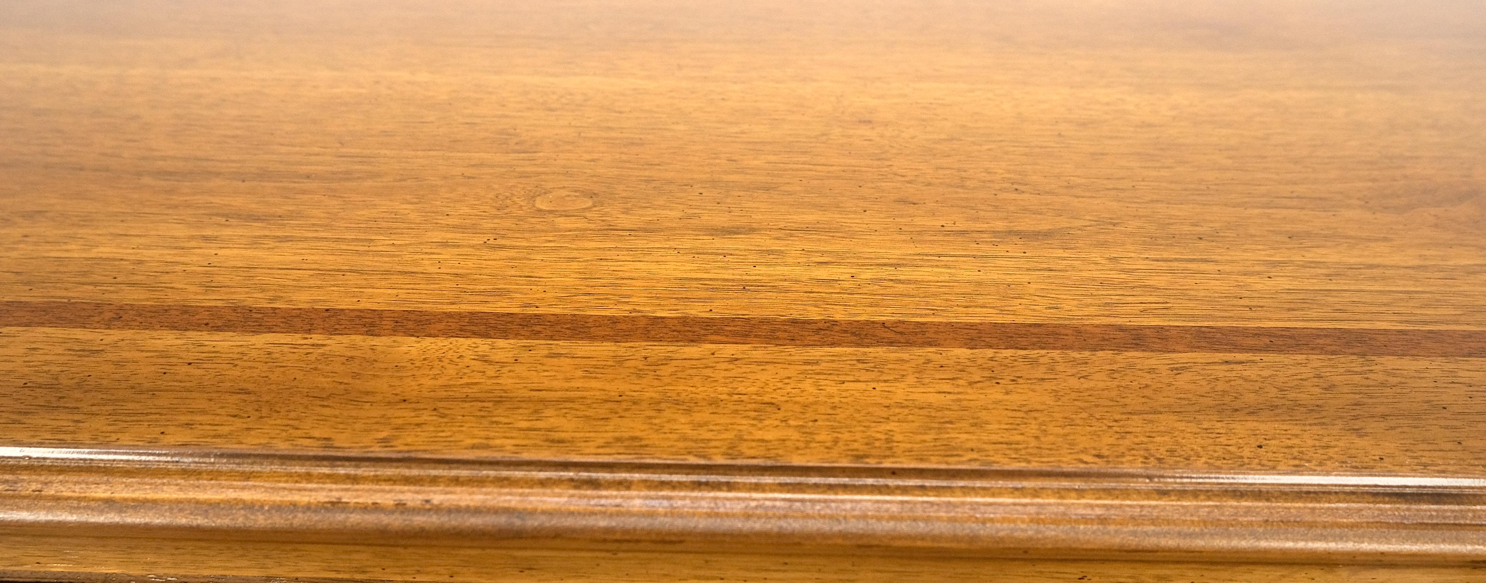 Noyer Américain 9 Tiroirs Long Dresser Credenza on Bracket Feet Tomasville MINT ! en vente 6