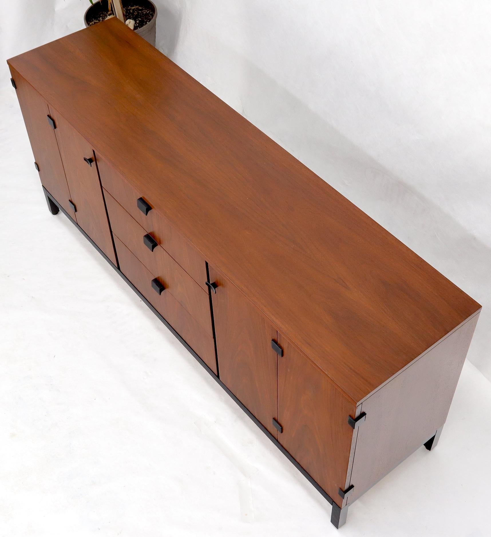 Mid-Century Modern American Walnut 9 Drawers Two Doors Compartment Long Dresser Credenza Restored For Sale