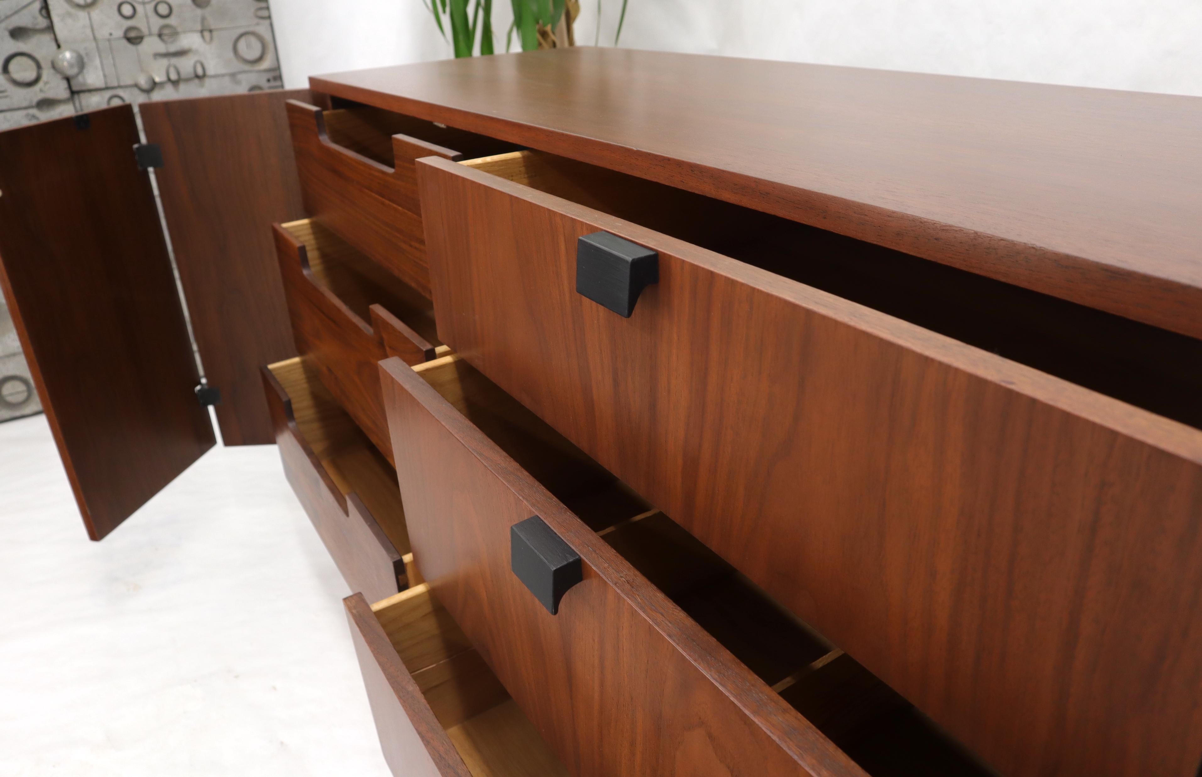 Lacquered American Walnut 9 Drawers Two Doors Compartment Long Dresser Credenza Restored For Sale