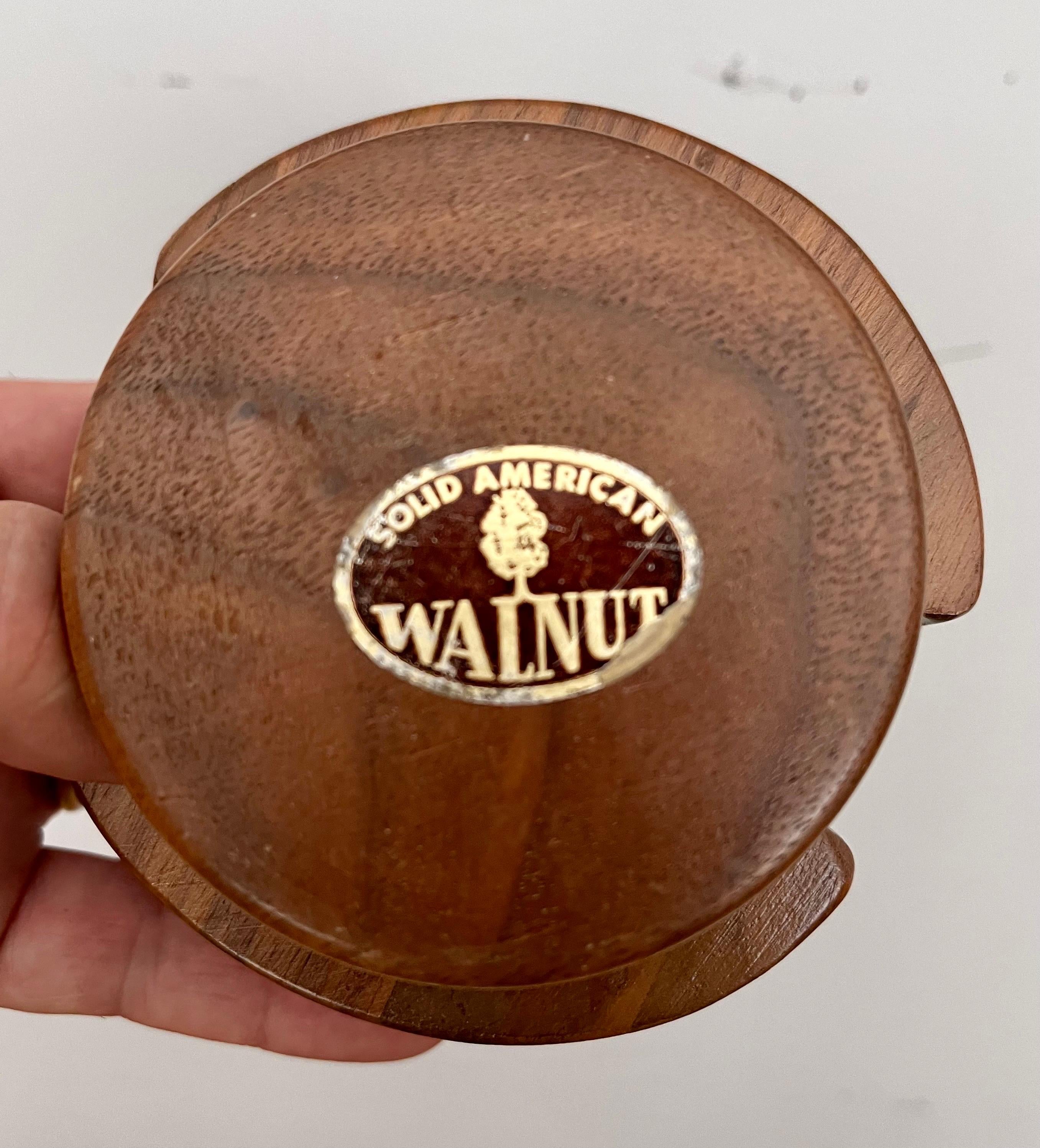 Set de sous-verres à boire en noyer américain et aluminium, vers 1970 en vente 2