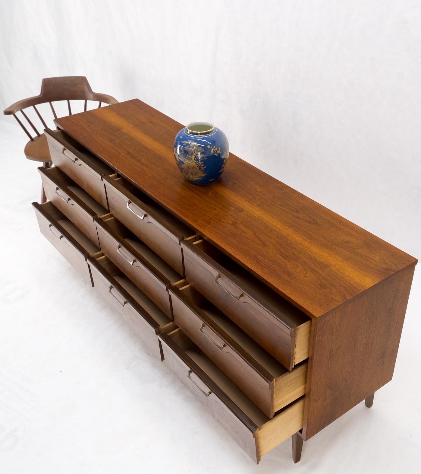 mid century 9 drawer dresser