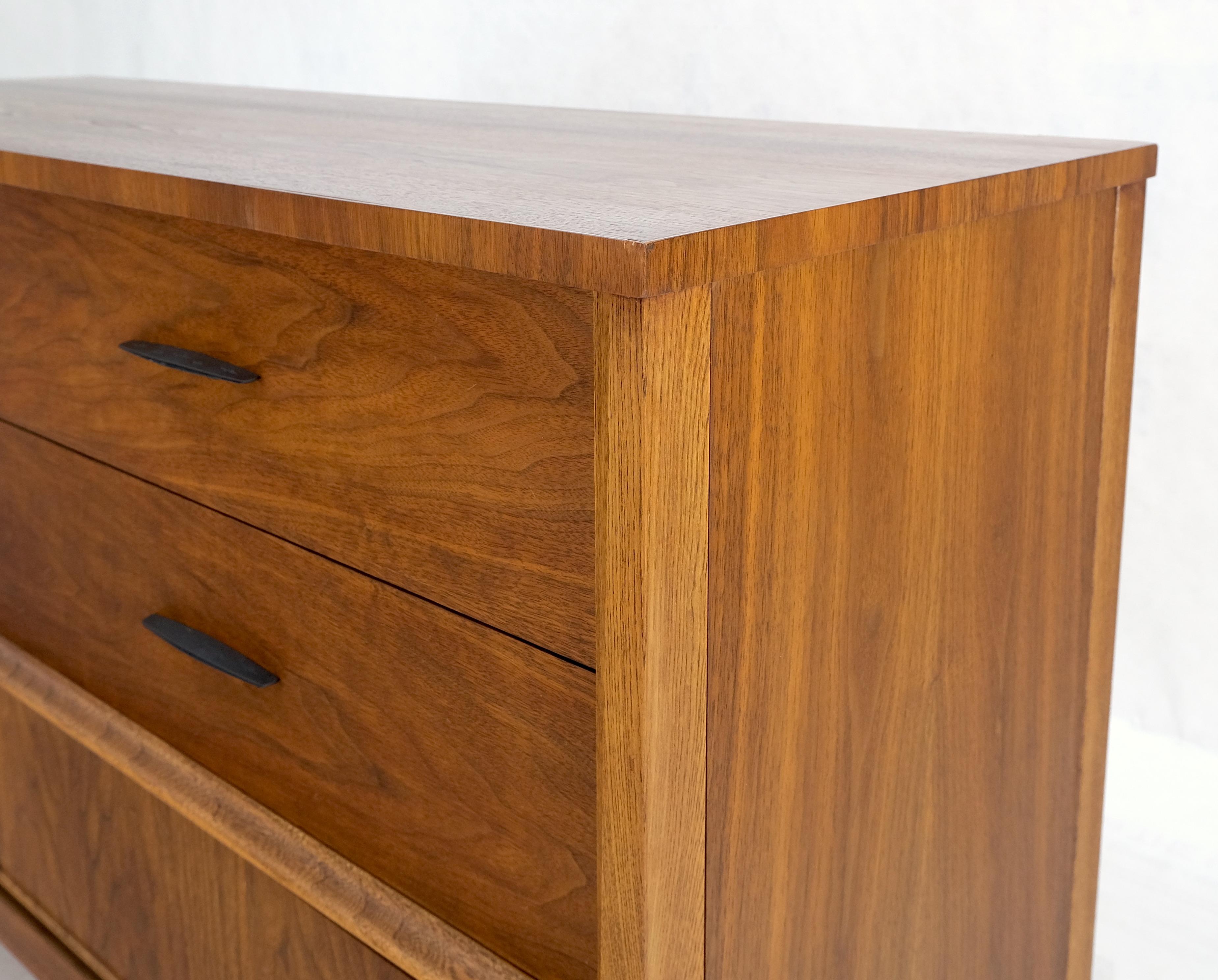 American Walnut Compact Mid-Century Modern Double Dresser 6 Drawers Mint 7