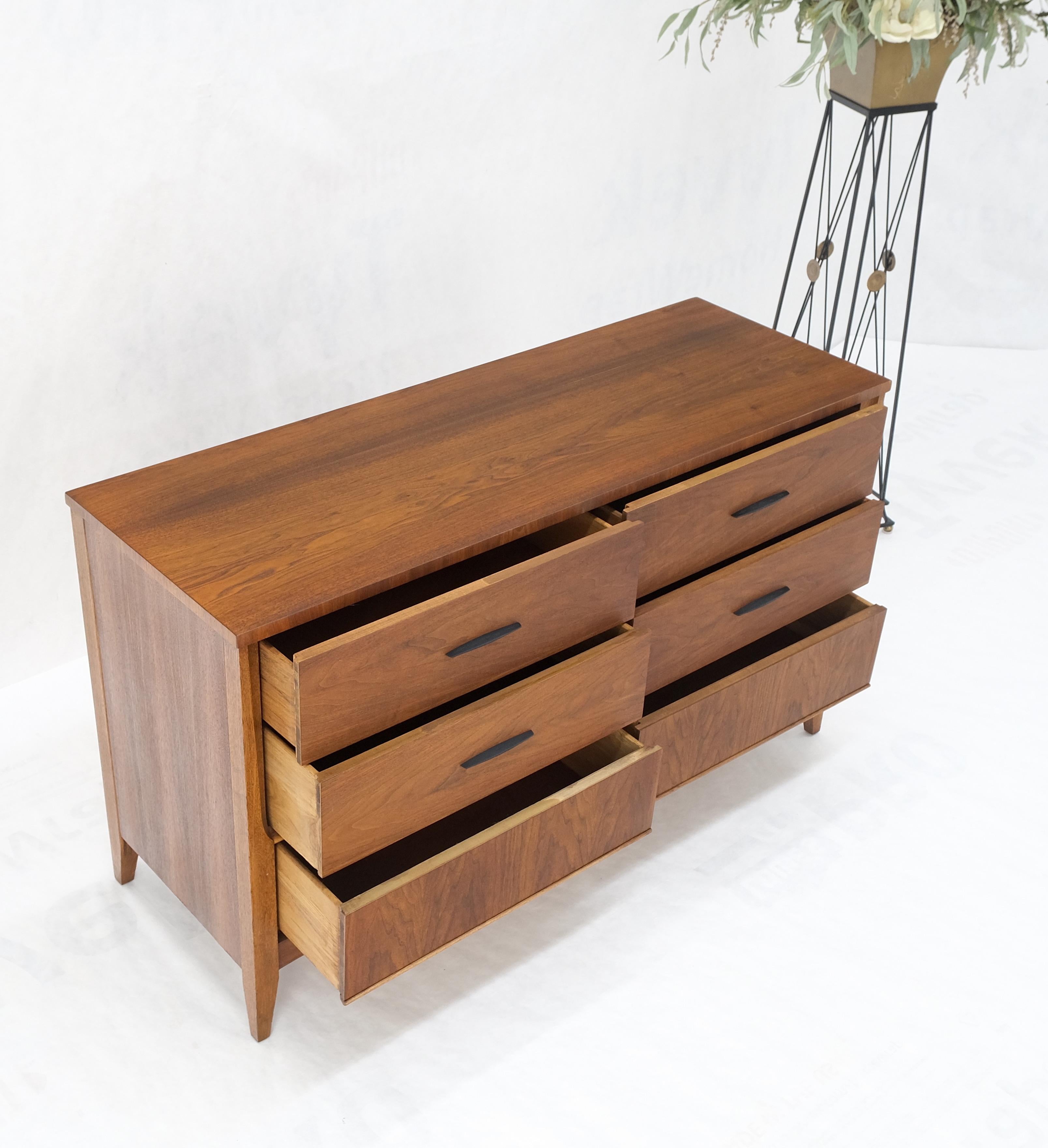 American Walnut Compact Mid-Century Modern Double Dresser 6 Drawers Mint For Sale 9