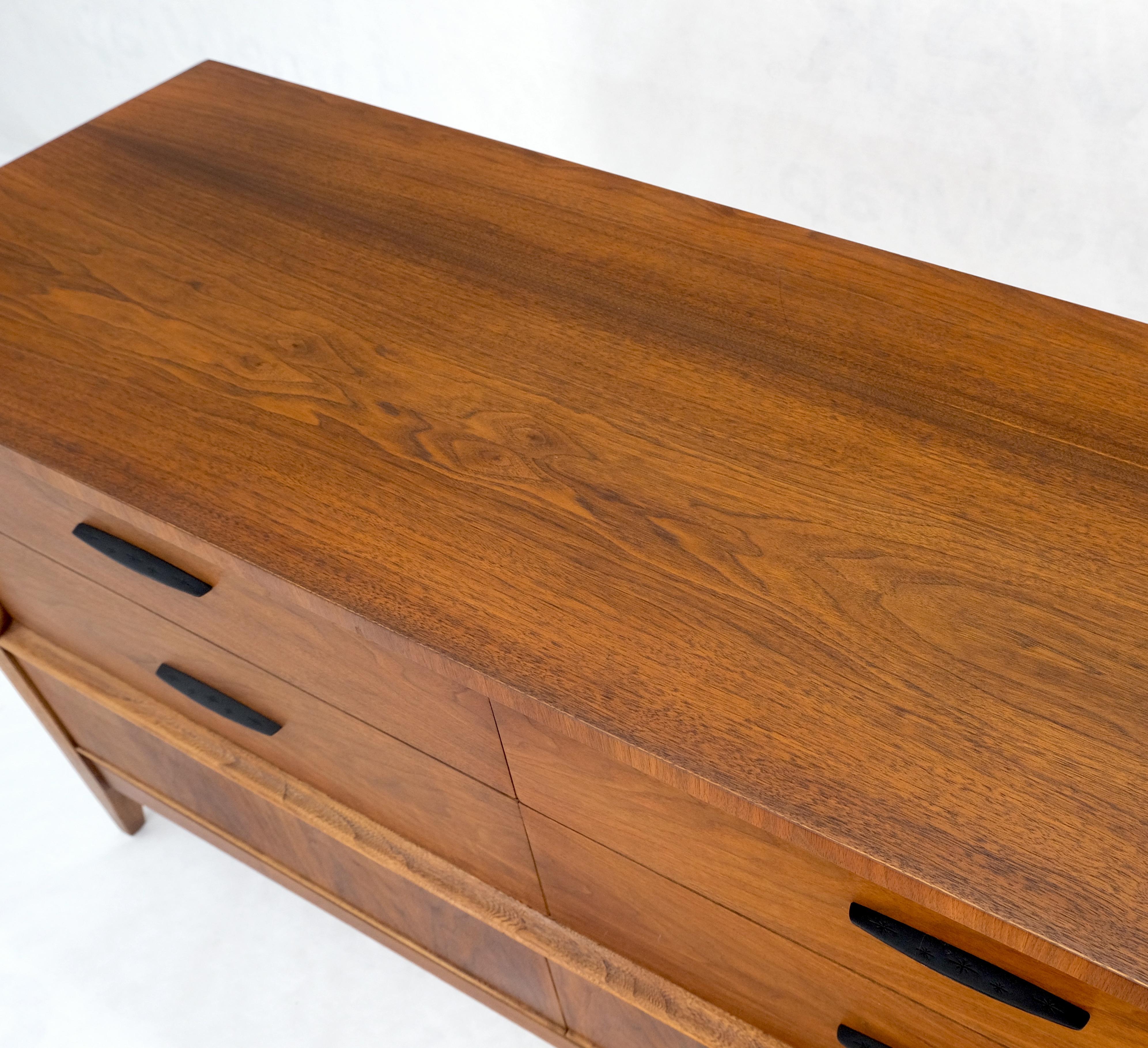 American Walnut Compact Mid-Century Modern Double Dresser 6 Drawers Mint For Sale 10