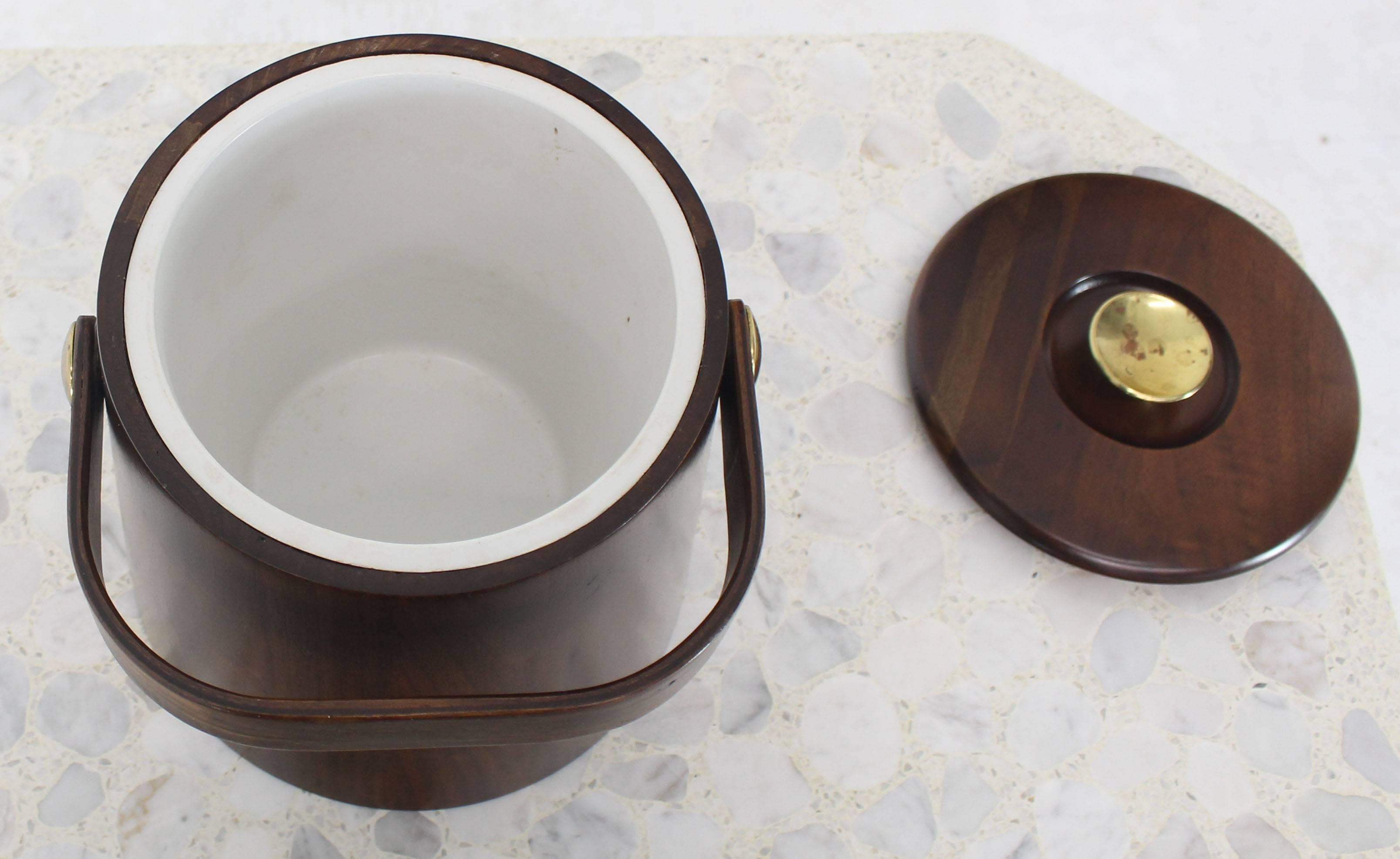 American Walnut Danish Modern Style Ice Bucket with Lid In Excellent Condition For Sale In Rockaway, NJ