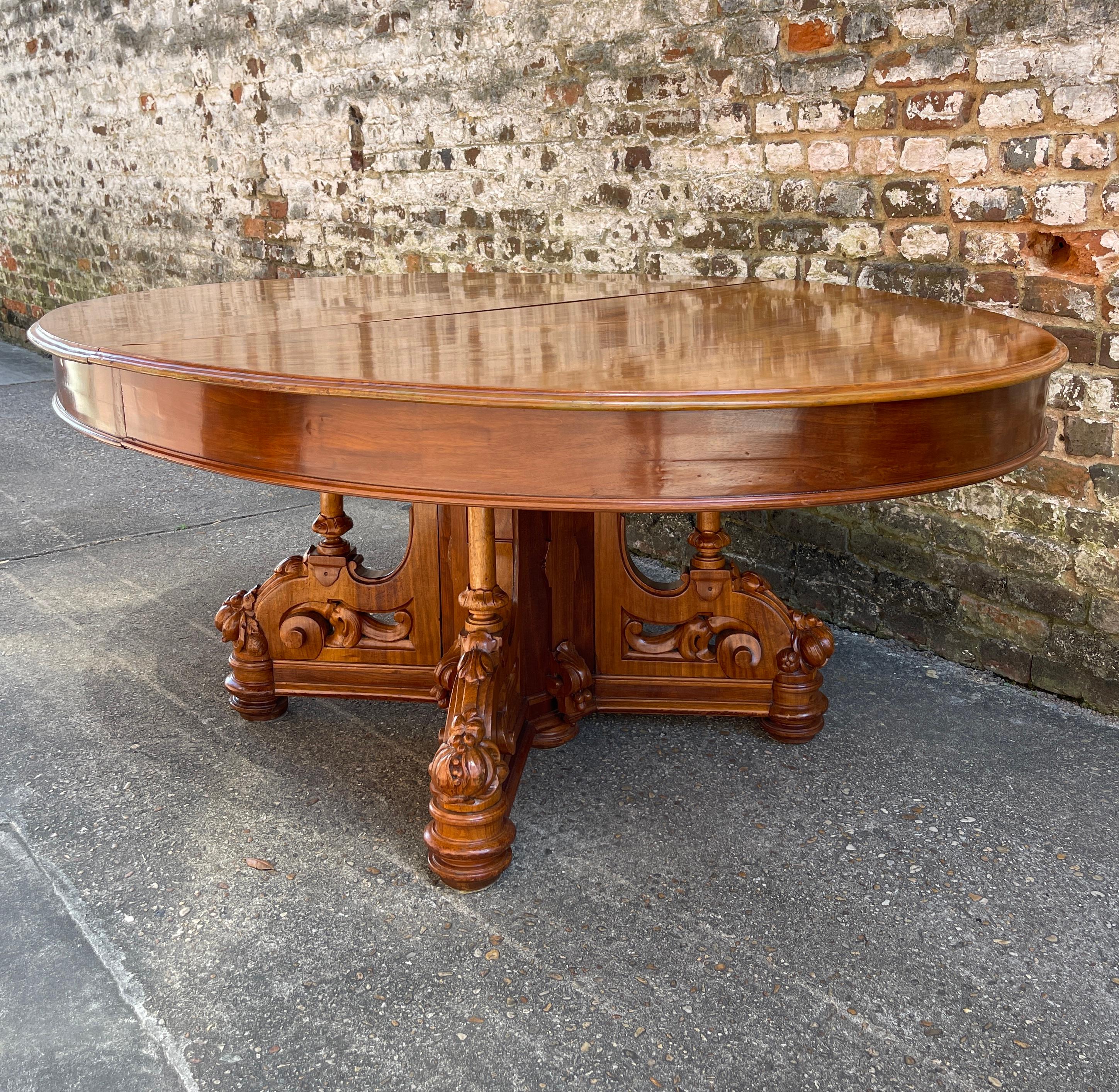 Mesa de comedor americana de nogal de principios del siglo XX con 4 hojas en Bueno estado para la venta en Charleston, SC