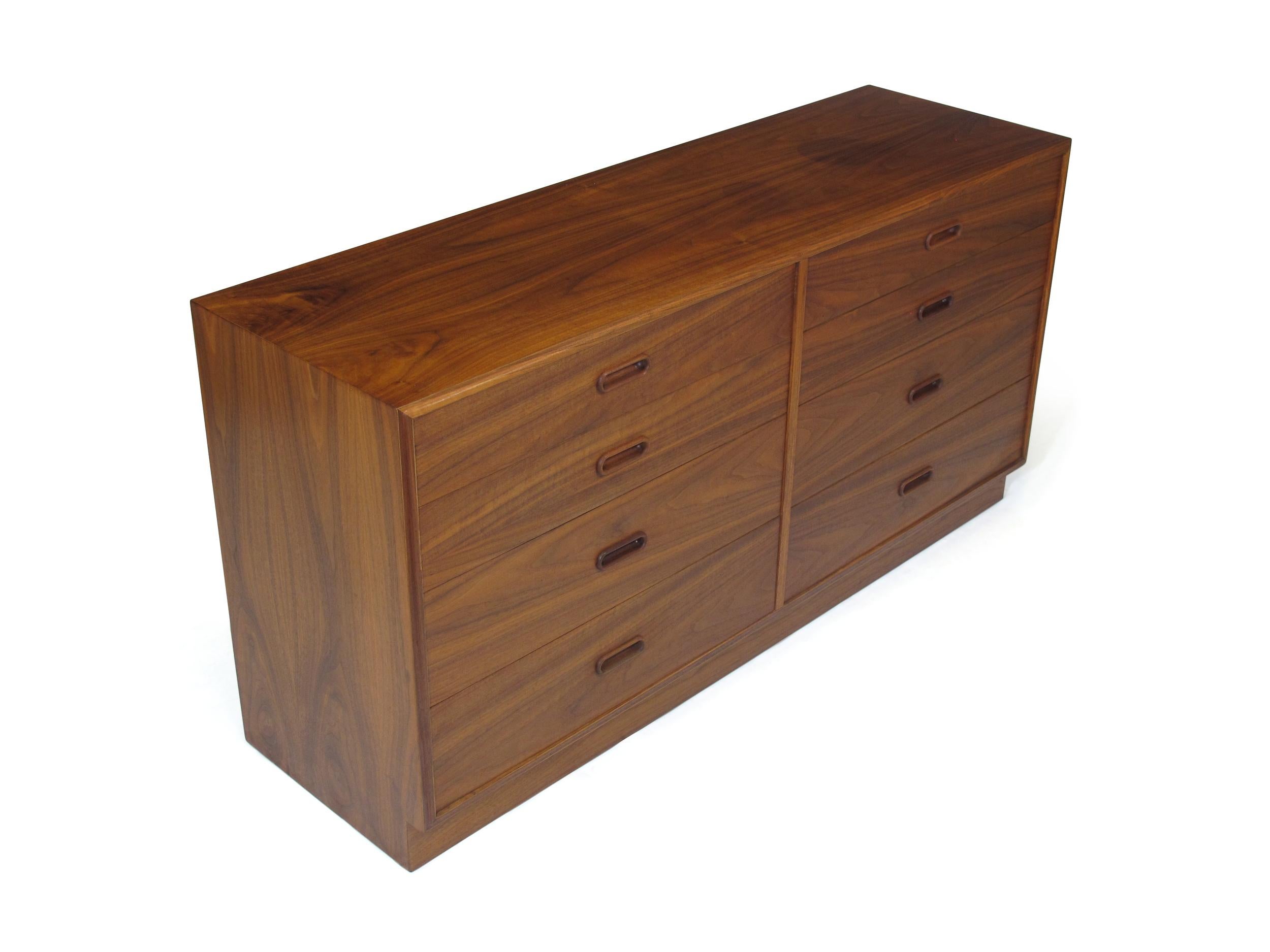 Mid-Century Modern American Walnut Dresser with Eight Drawers