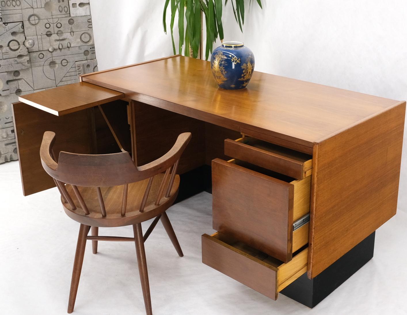 American Walnut Ed Wormley for Dunbar Double Pedestal Desk w/ Folding Return For Sale 4