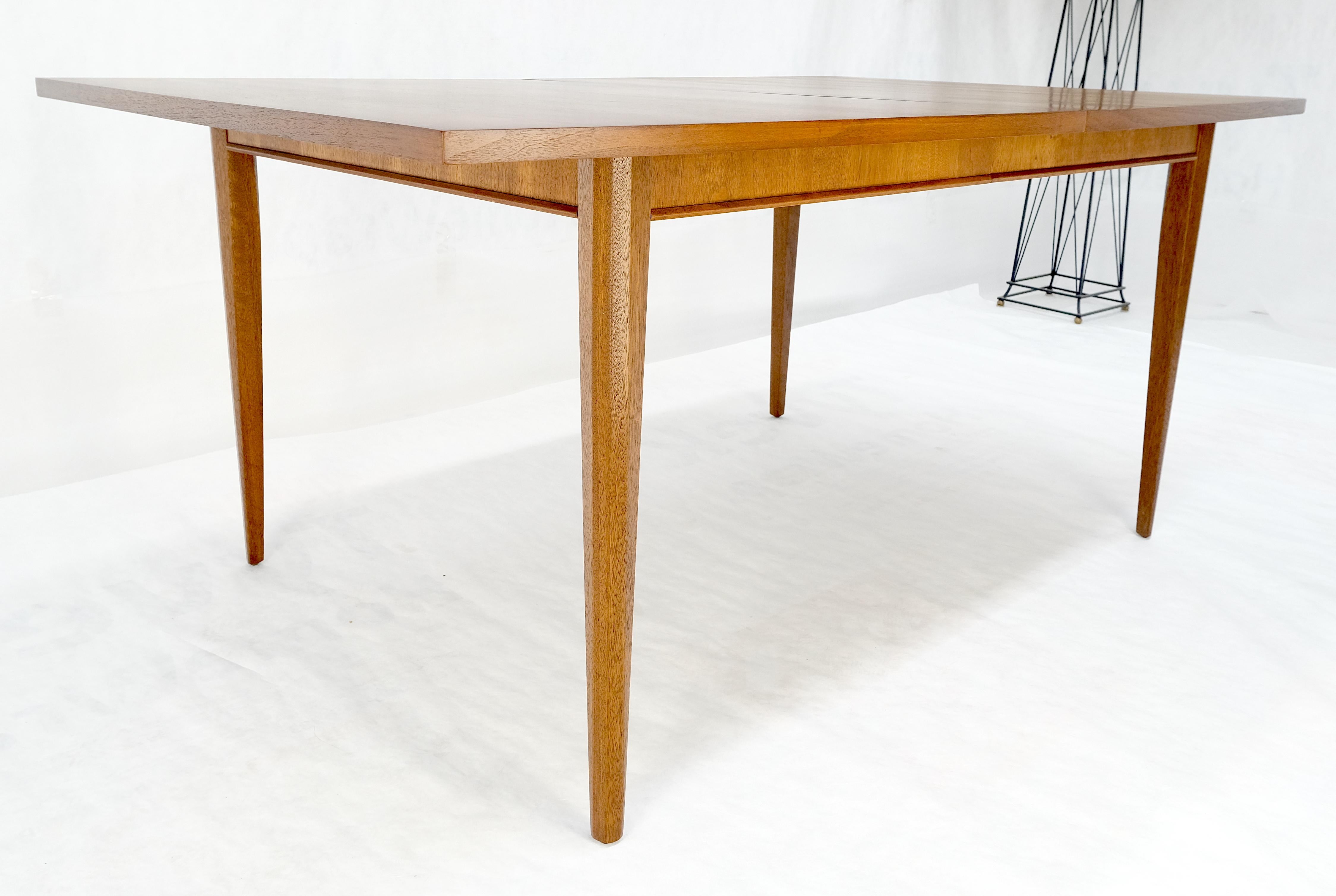Table de salle à manger en noyer américain, style moderne danois du milieu du siècle, 1x18