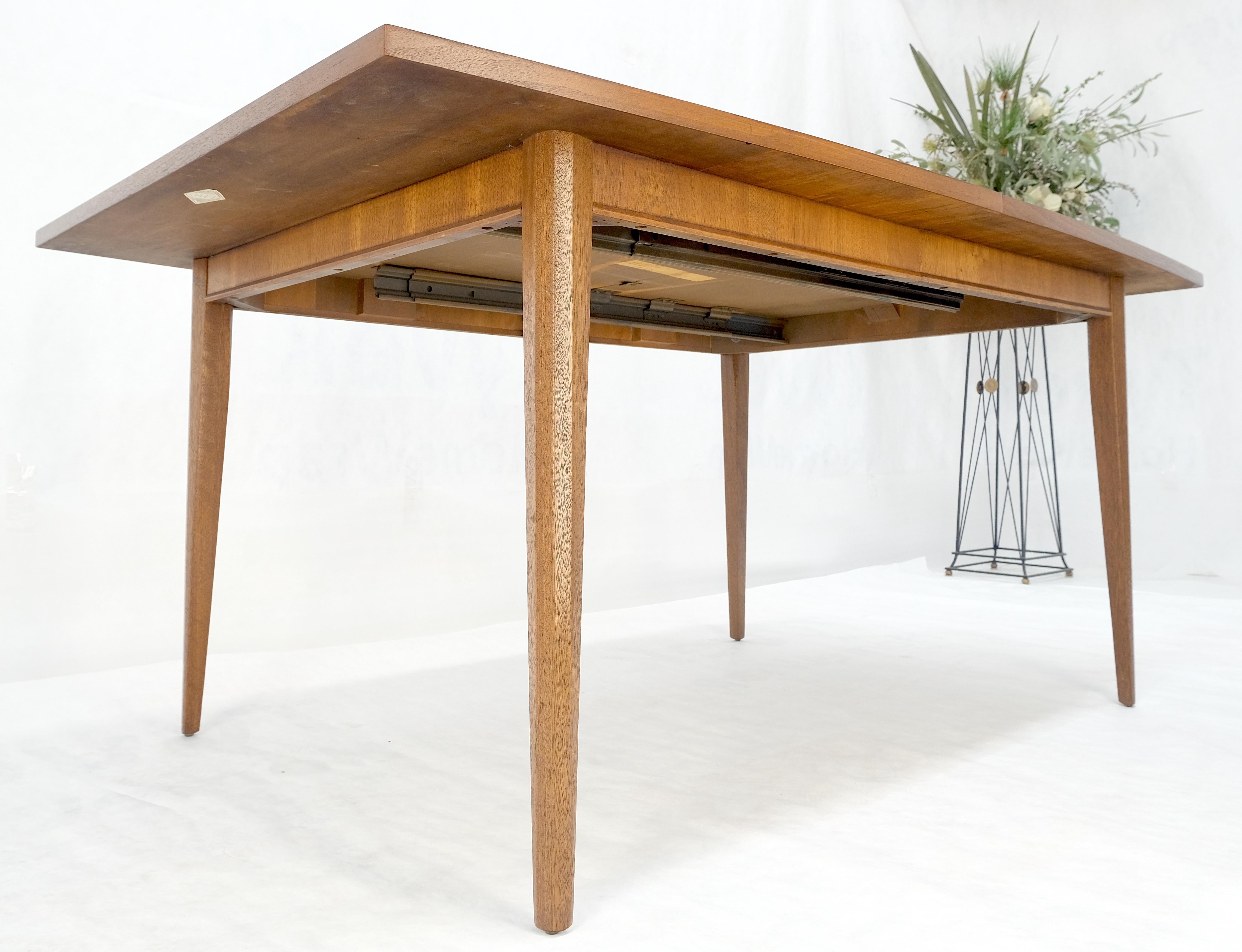 Table de salle à manger en noyer américain, style moderne danois du milieu du siècle, 1x18