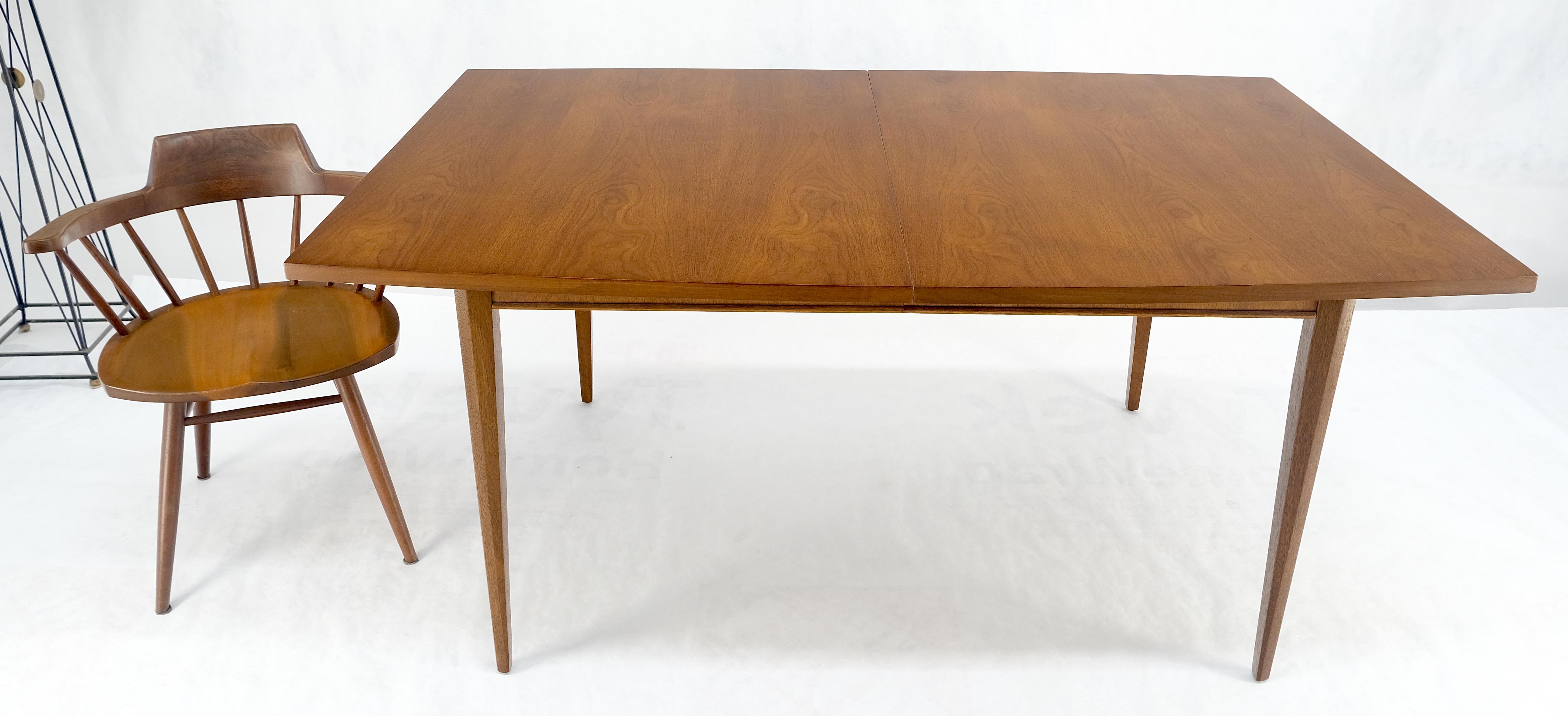 Laqué Table de salle à manger en noyer américain, style moderne danois du milieu du siècle, 1x18