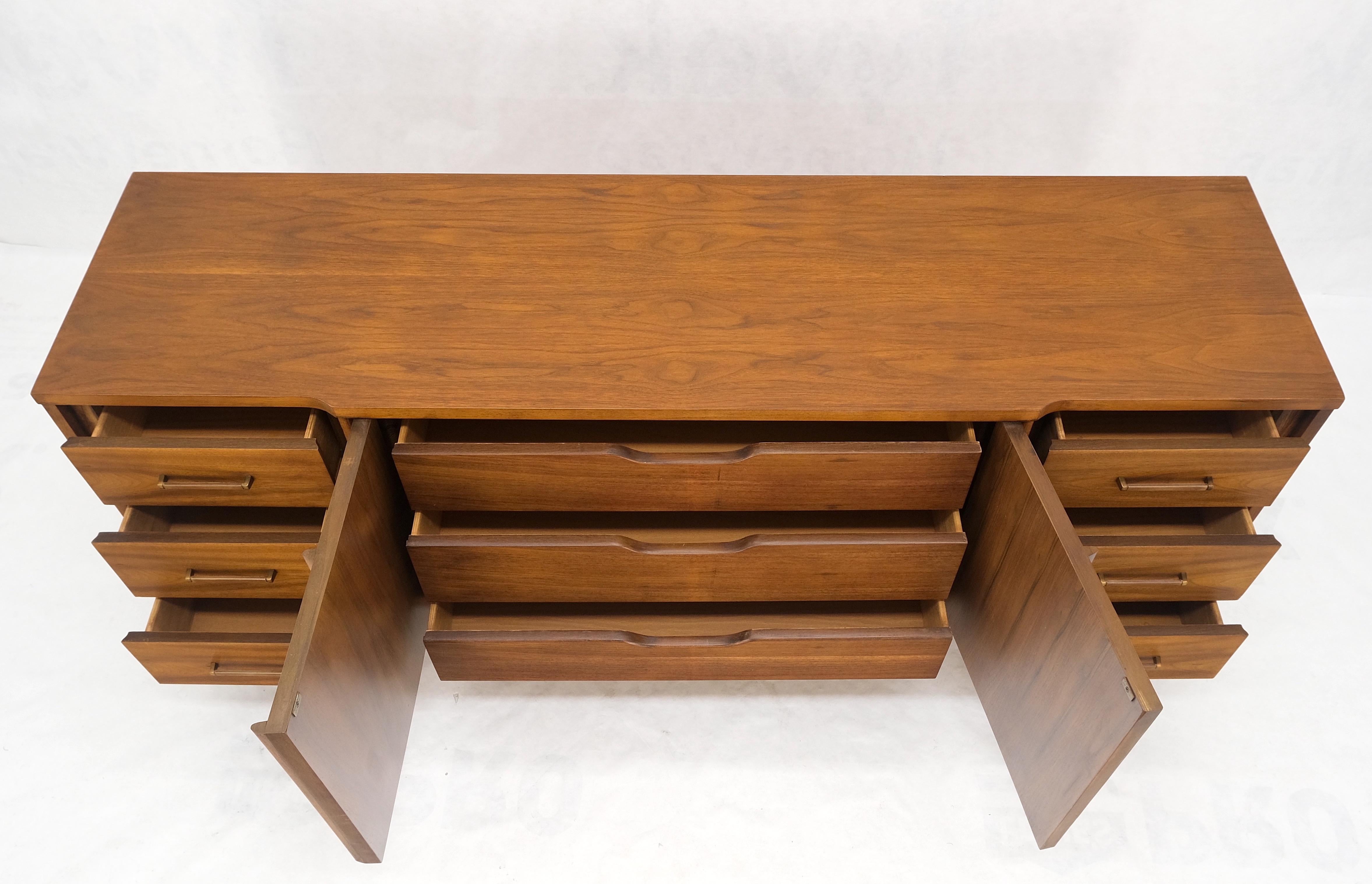 American Walnut Mid-Century Modern Double Doors 9 Drawers Dresser Credenza MINT! For Sale 9