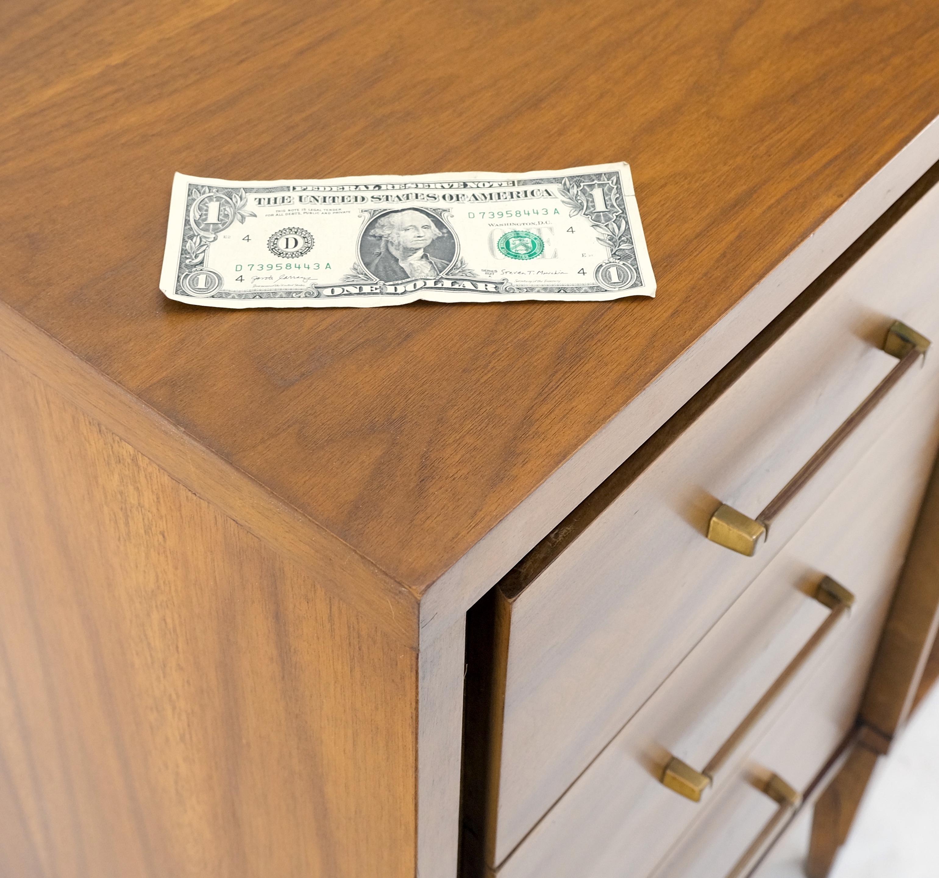 Noyer américain Mid Century Modern Dresser Credenza double portes 9 tiroirs MINT ! en vente 2