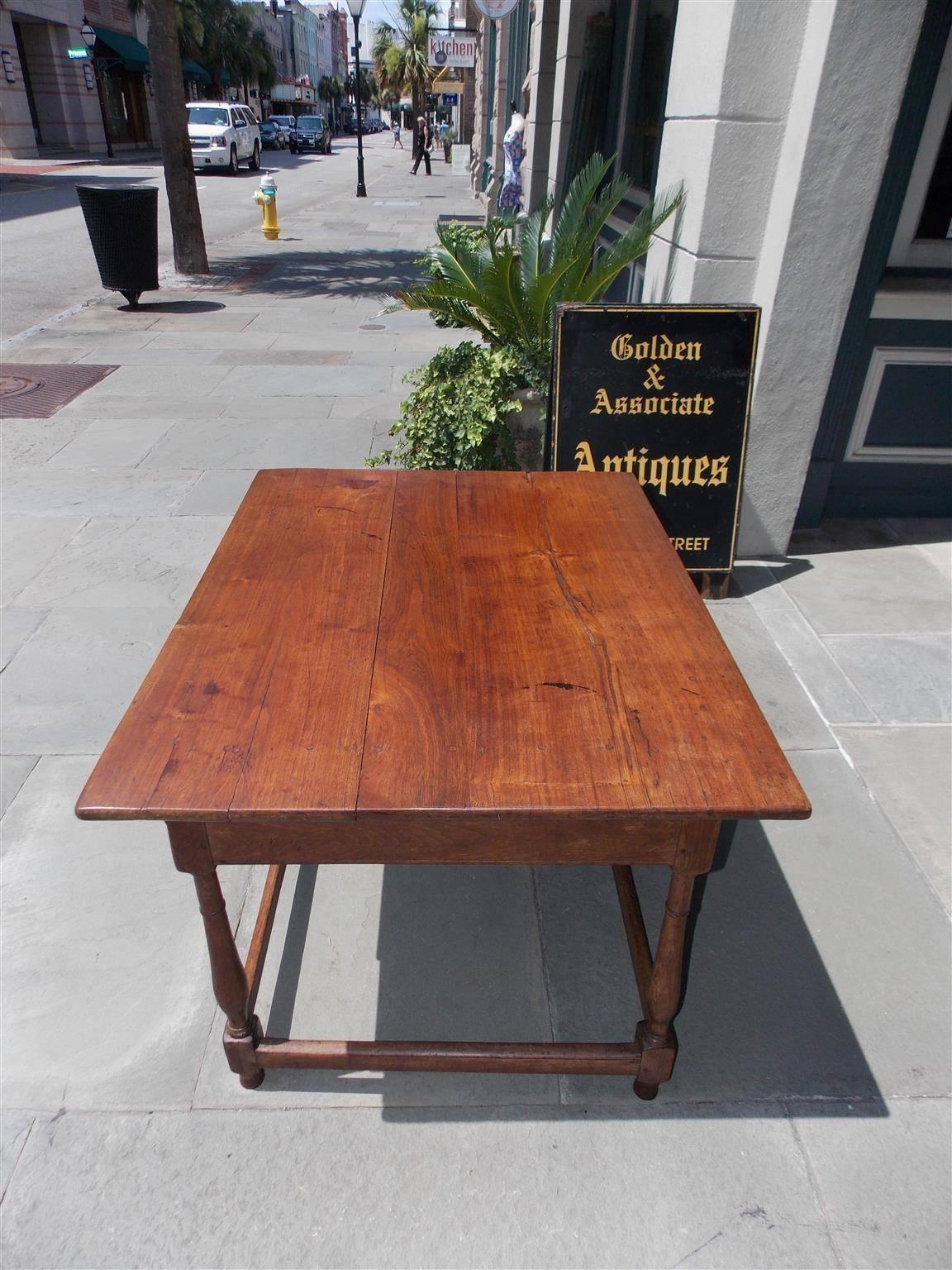 American Walnut One Drawer Pegged Strecther Table, Northeastern, N.C. Circa 1730 In Excellent Condition For Sale In Hollywood, SC