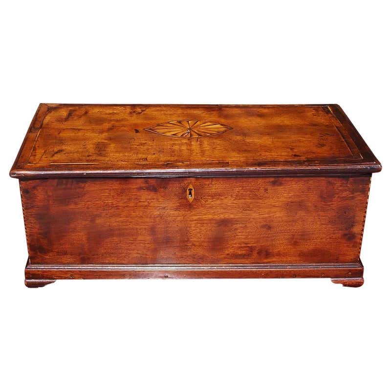 Italian Baroque Walnut Box For Sale at 1stDibs