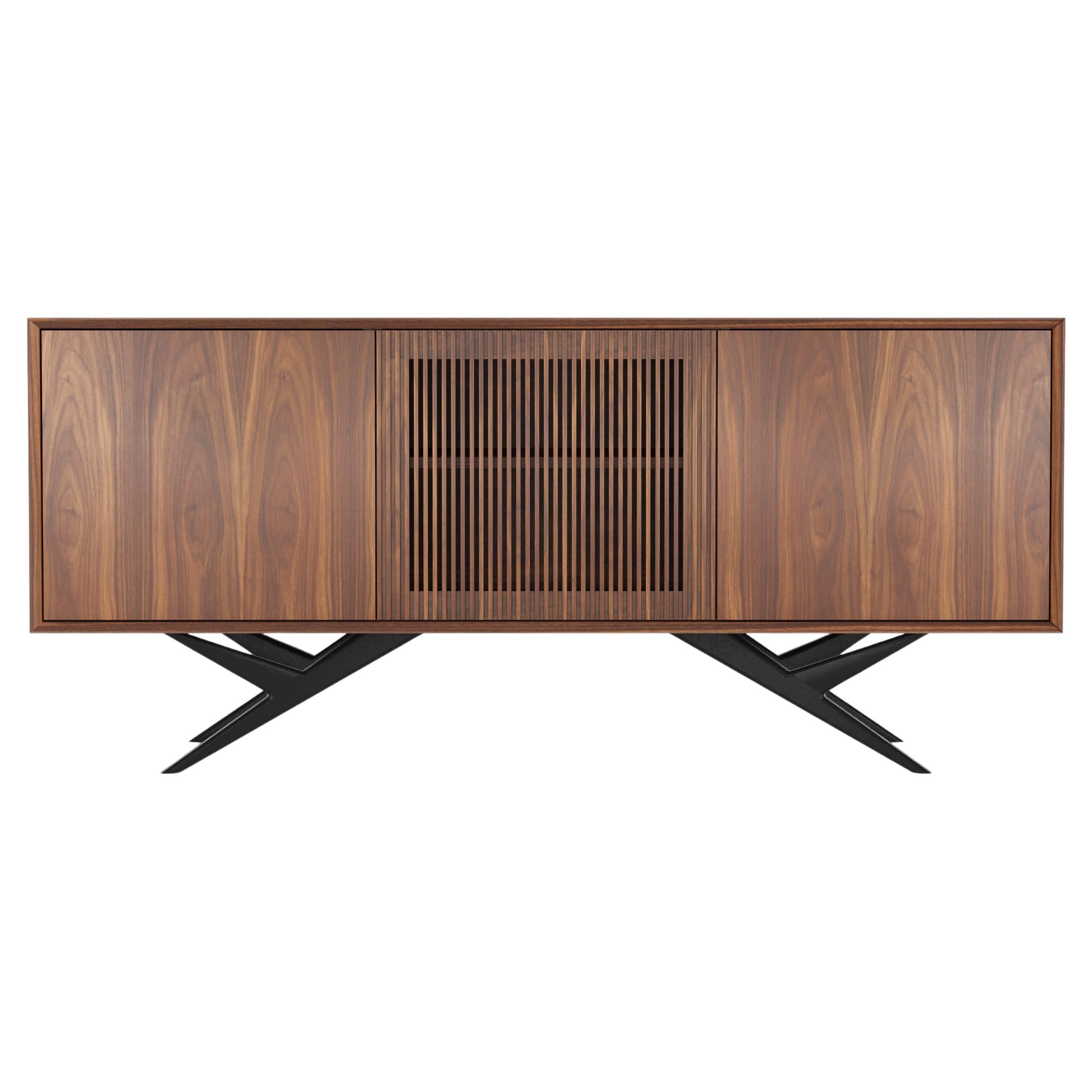 Credenza in noce americano con anta a doghe e base organica nera, metà del secolo scorso in vendita