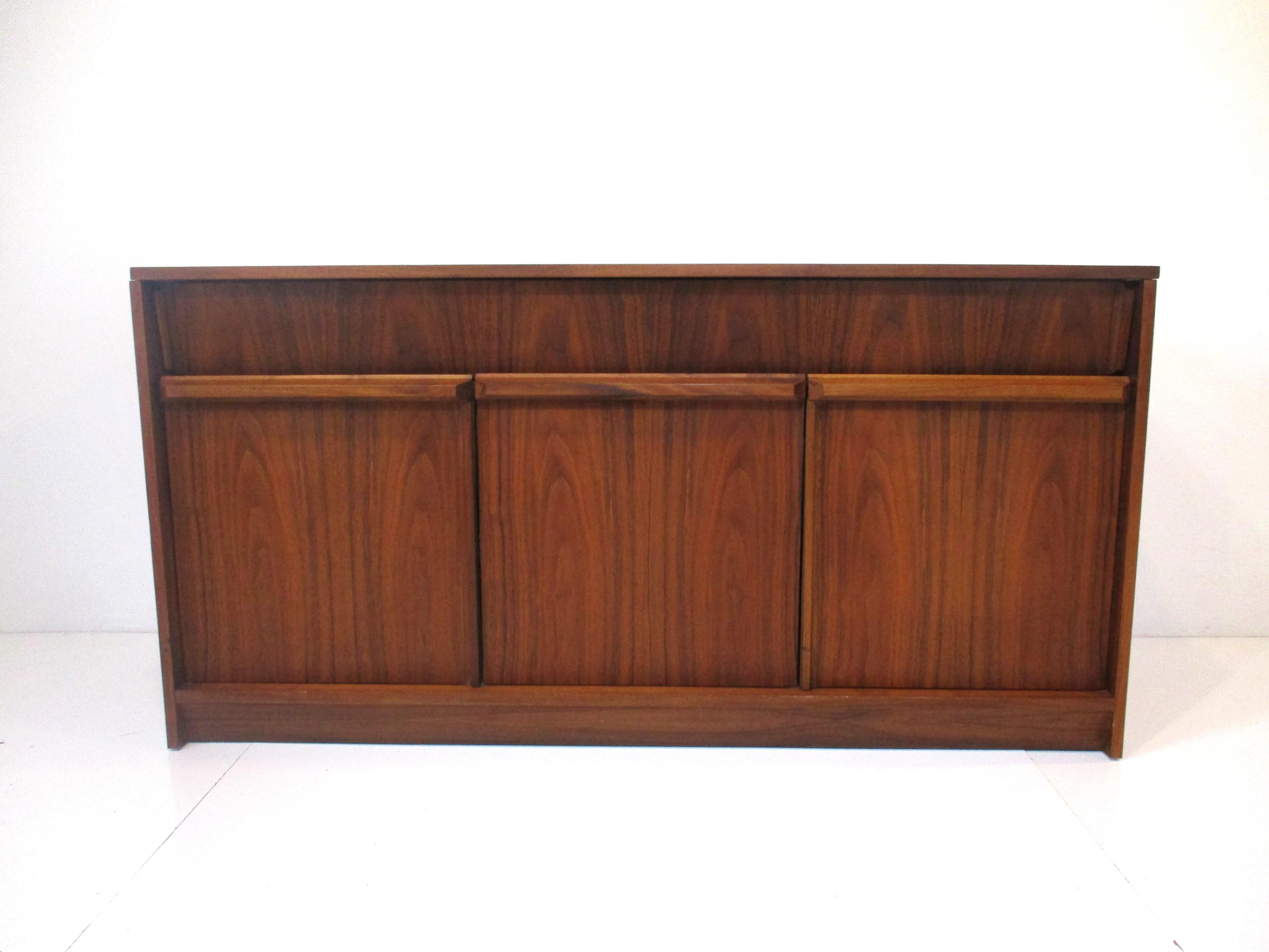 American Walnut Stereo / Record Cabinet by Barzilay  8