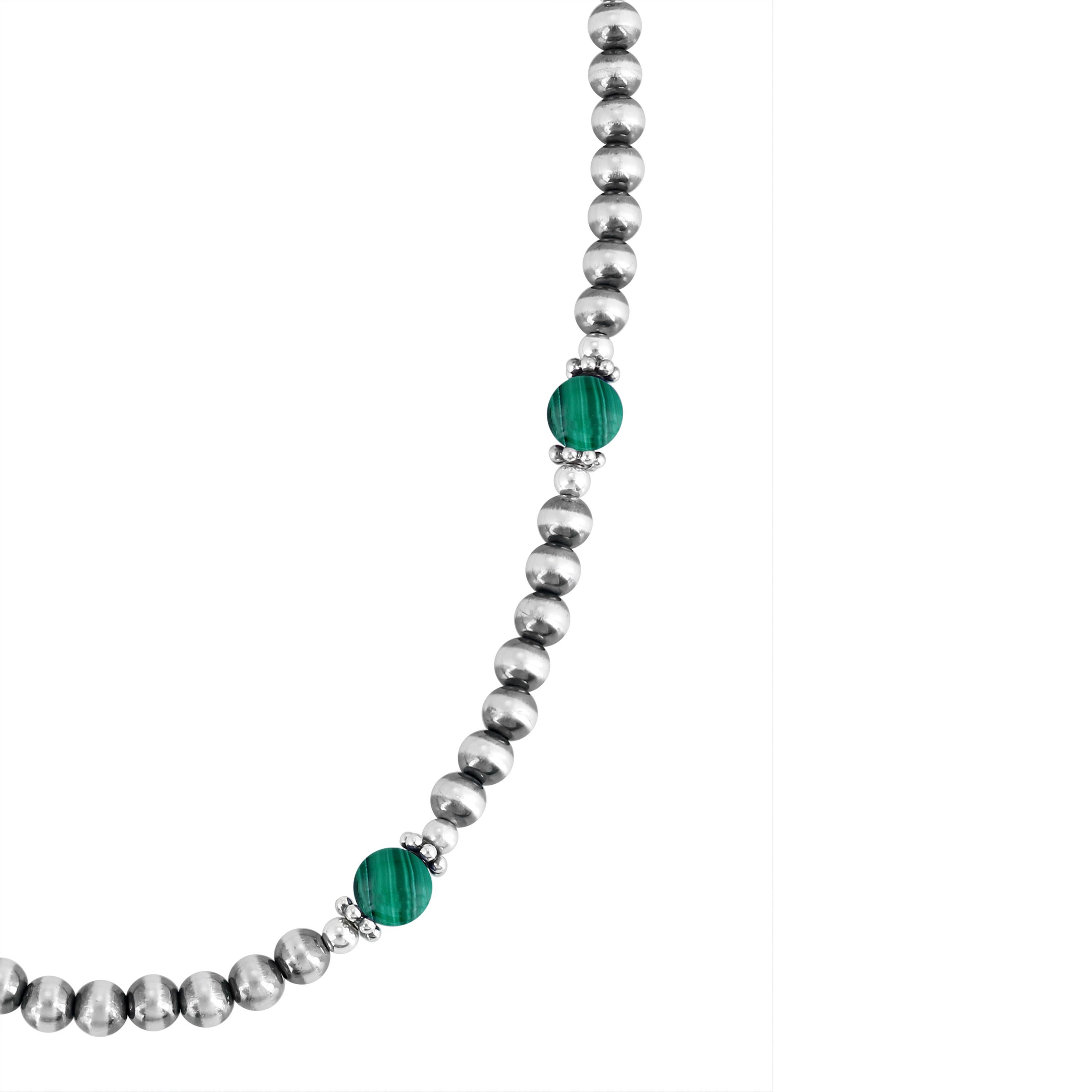 Collana di perle in argento sterling e malachite di American West Jewellery In condizioni Nuovo in vendita a New York, NY