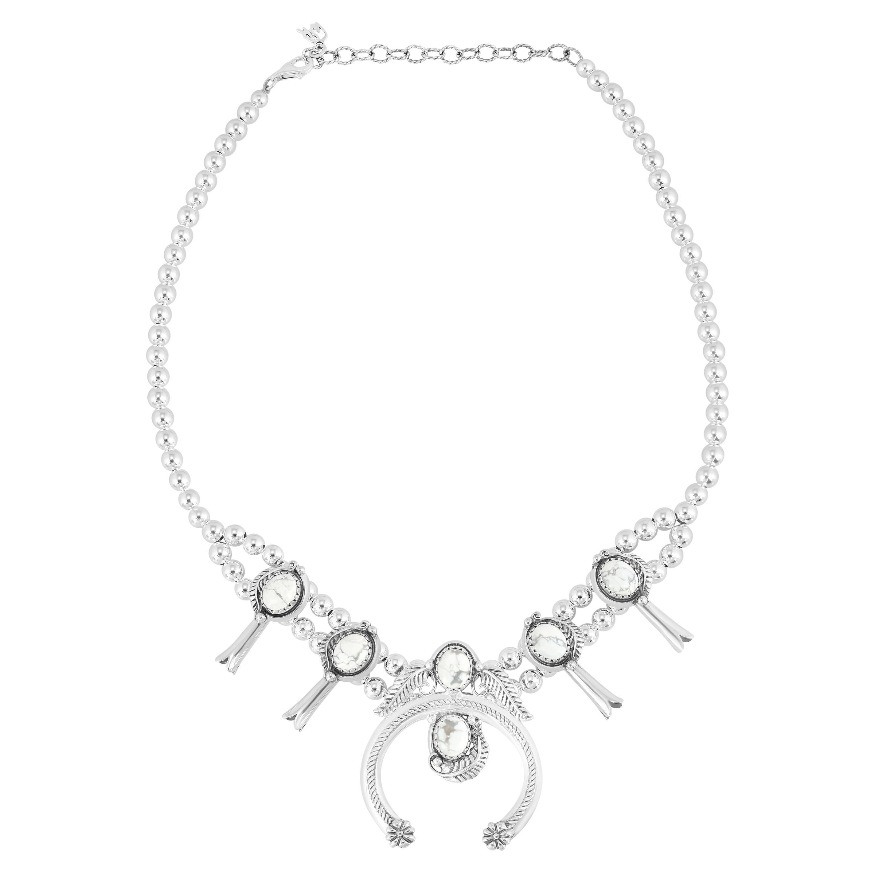 American West Jewellery Collana in argento sterling con fiori di squash di howlite bianca