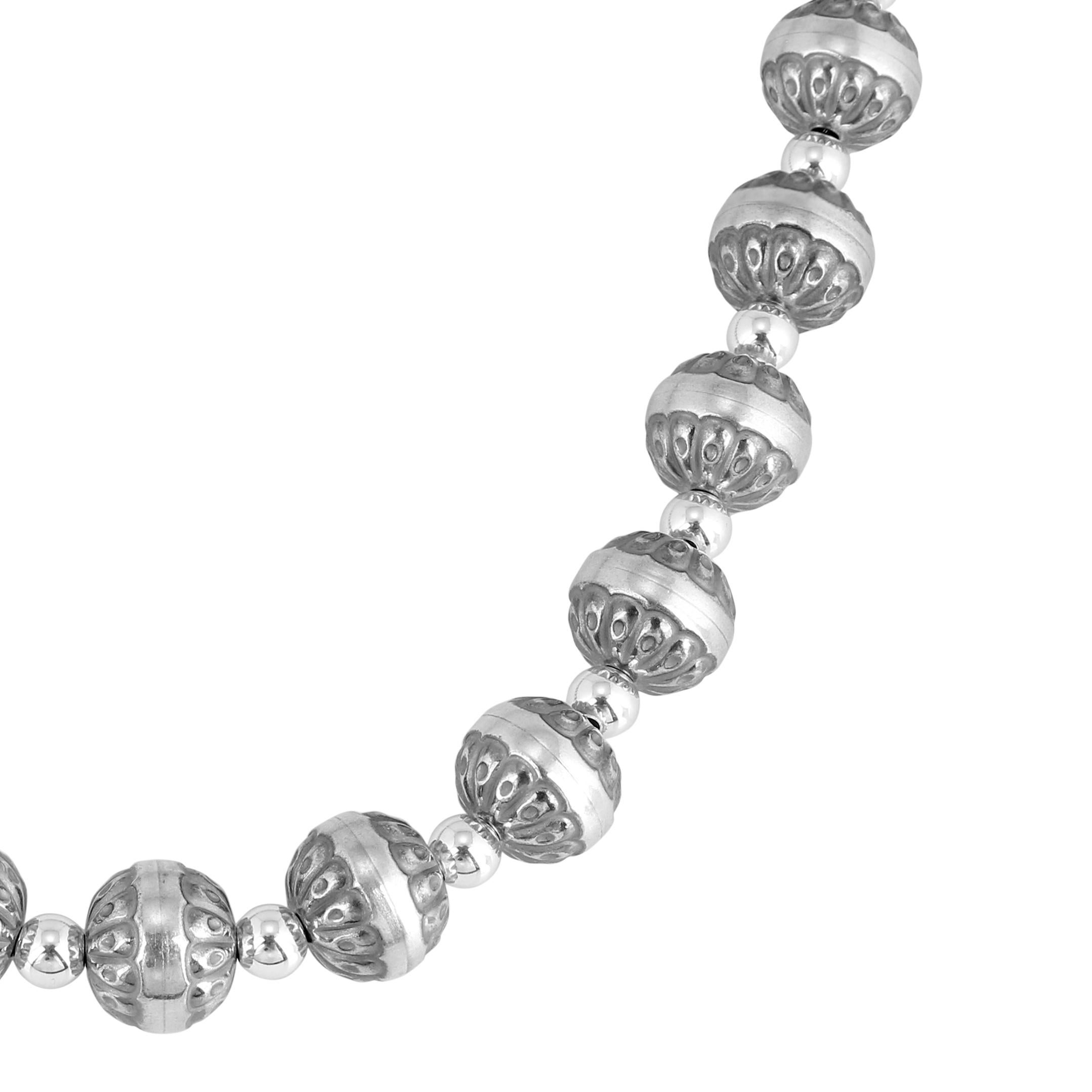Gioielli dell'Ovest Americano Collana di perle dei nativi in argento Sterling in vendita 2