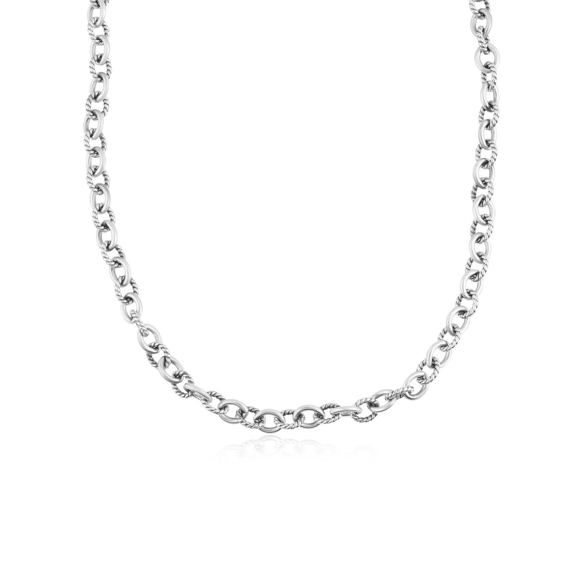 - Catena a maglie in argento Sterling (3,175 mm) con motivo alternato di maglie lucide e maglie ovali con dettagli in corda; finitura ossidata
- Misura circa 1/8