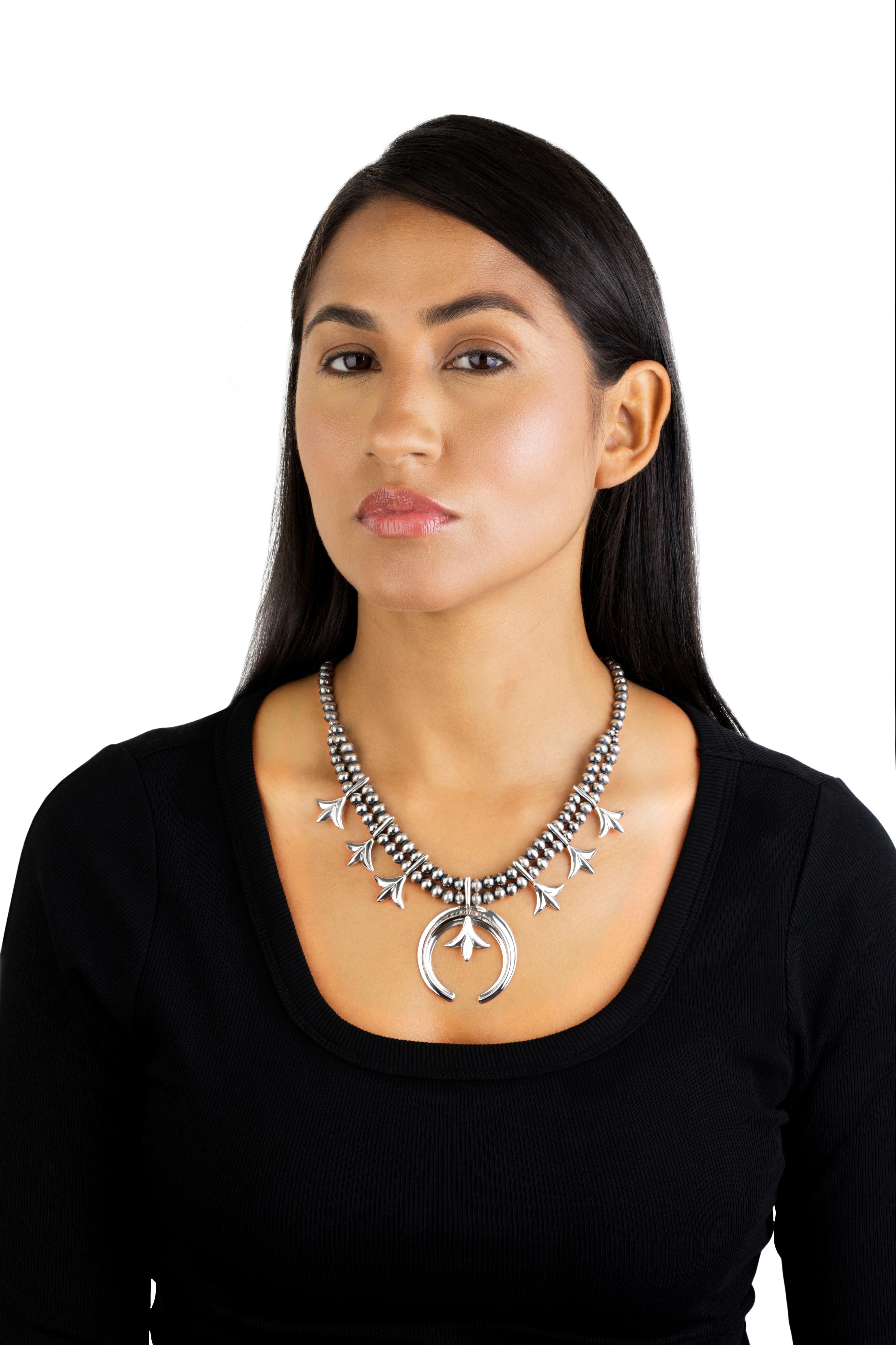 Collana di fiori di zucca in argento Sterling di American West Jewelry, 17-20 pollici In condizioni Nuovo in vendita a New York, NY