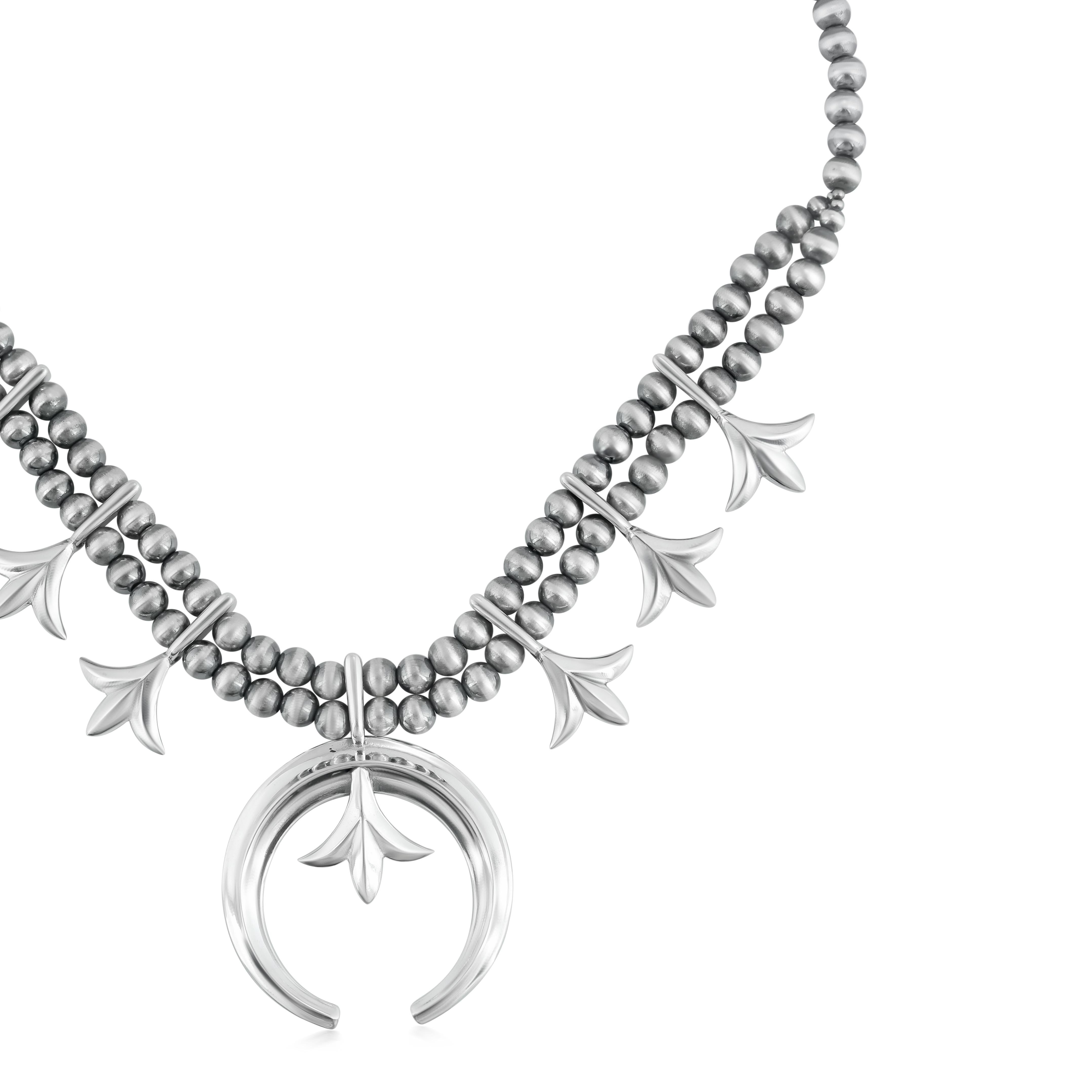 Collana di fiori di zucca in argento Sterling di American West Jewelry, 17-20 pollici in vendita 1