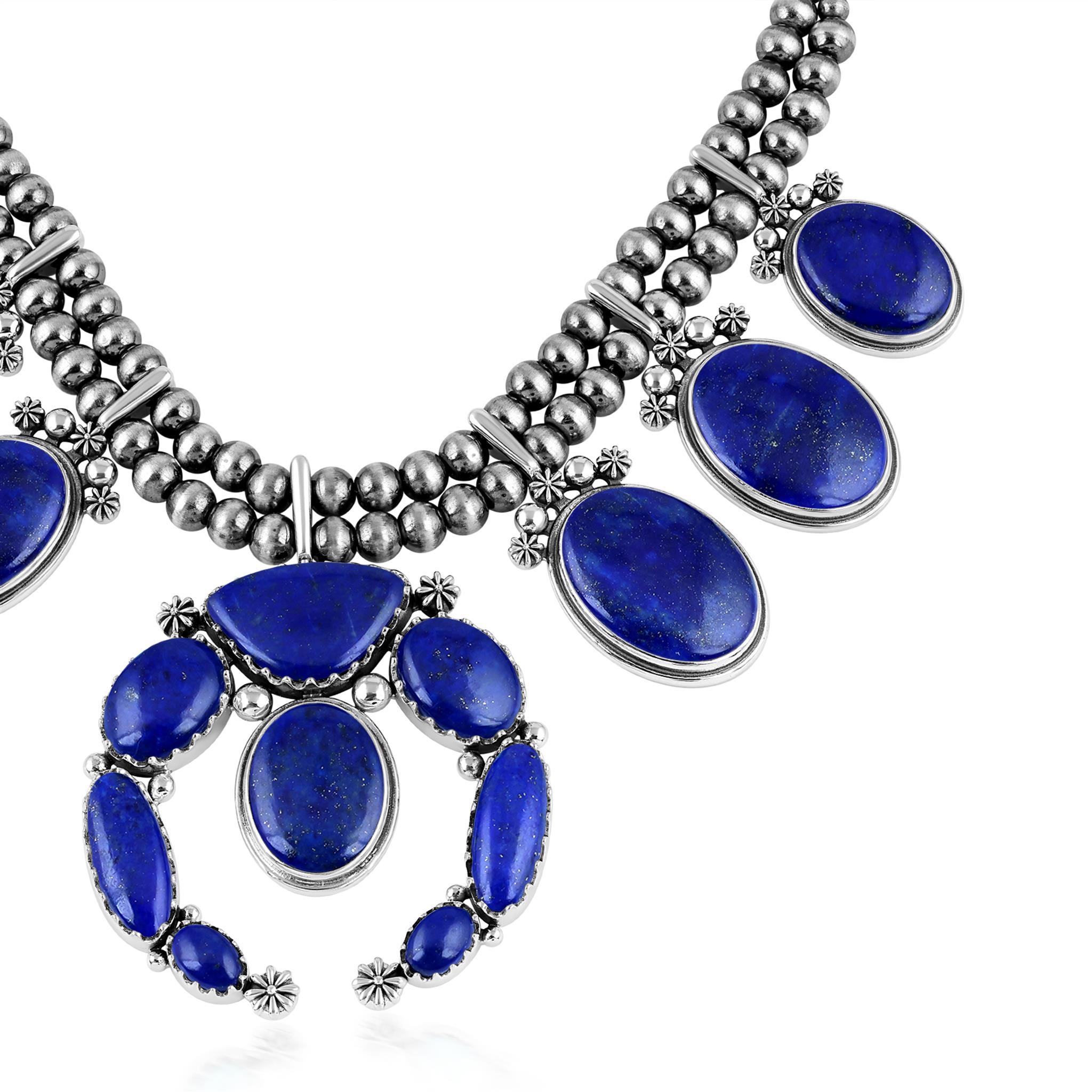 Taglio ovale Collana con fiori di zucca in Lapis Naja d'argento American West, da 17 a 20 pollici in vendita