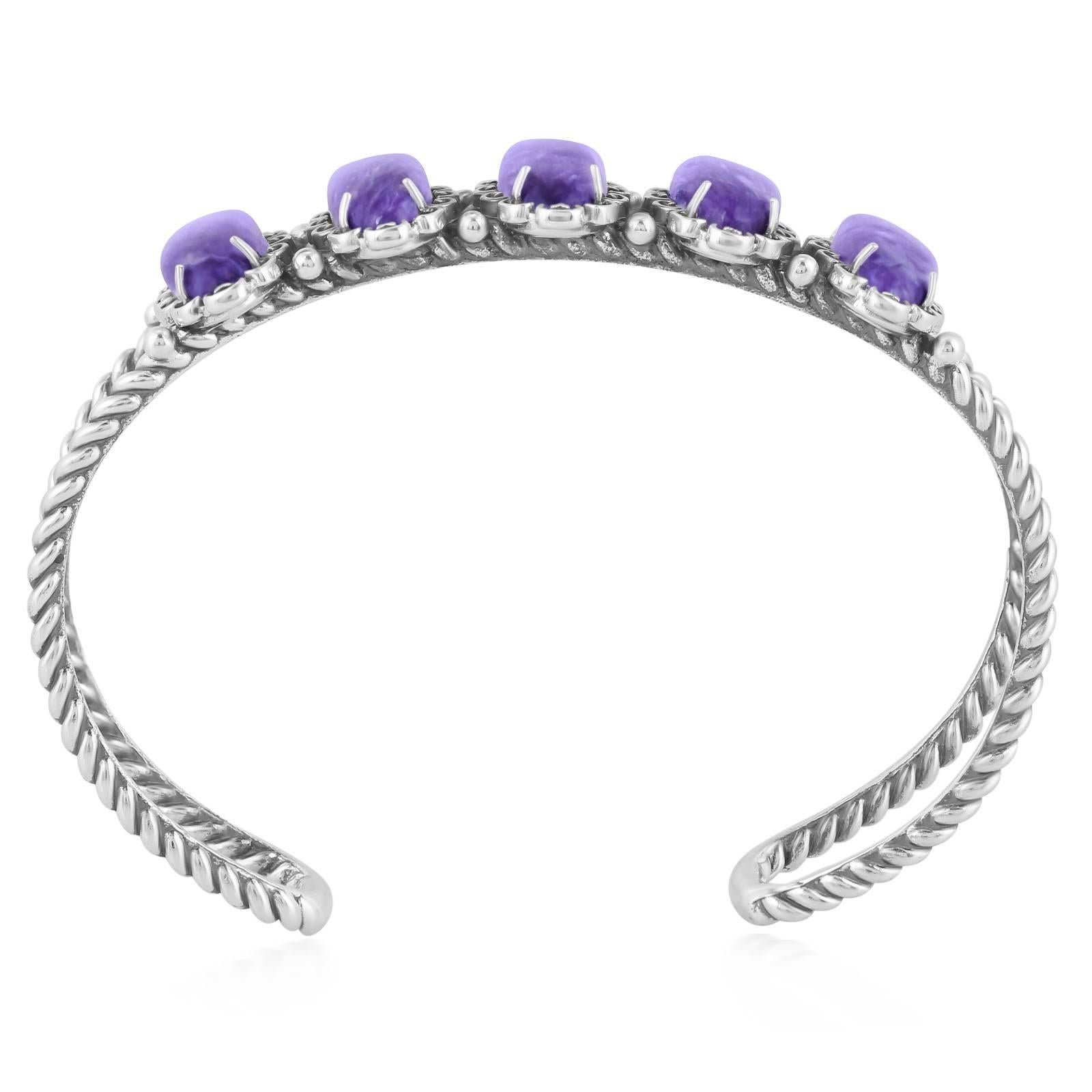 Taille ovale Bracelet manchette ovale en argent sterling avec 5 pierres en charoite en vente