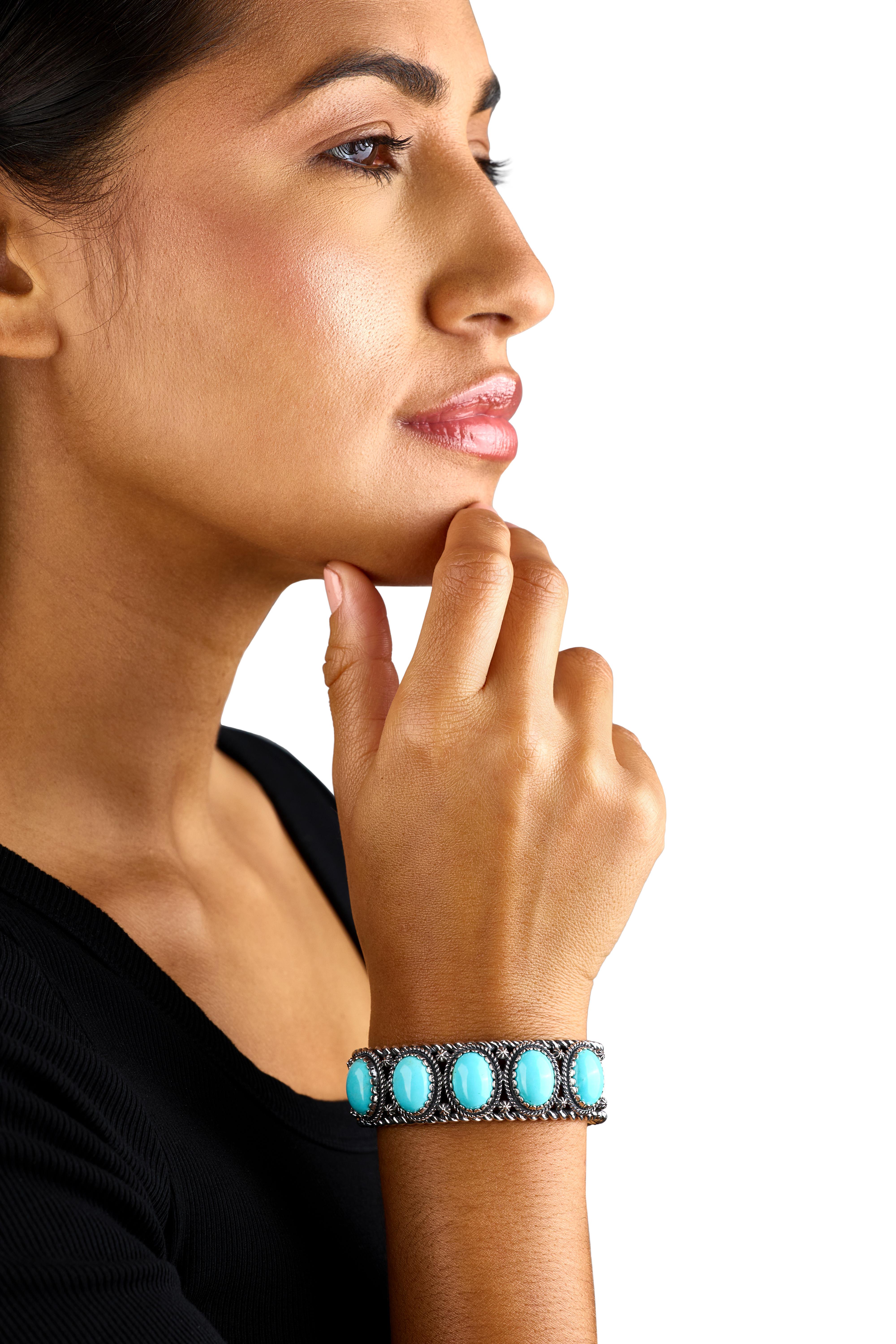 Taglio ovale Bracciale a 5 pietre in turchese Kingman in argento sterling American West in vendita