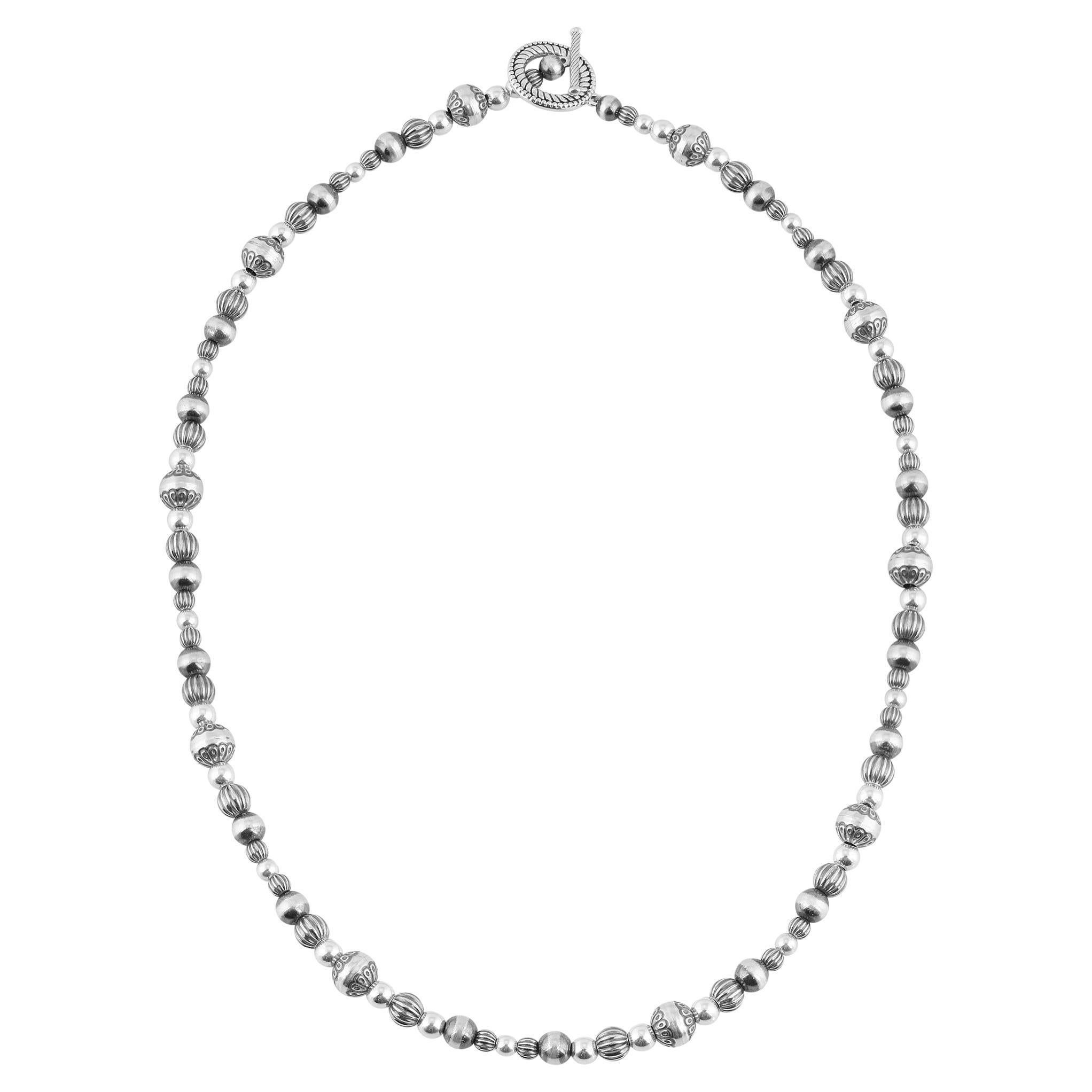 Collana con perline miste in argento Sterling American West, 20". in vendita