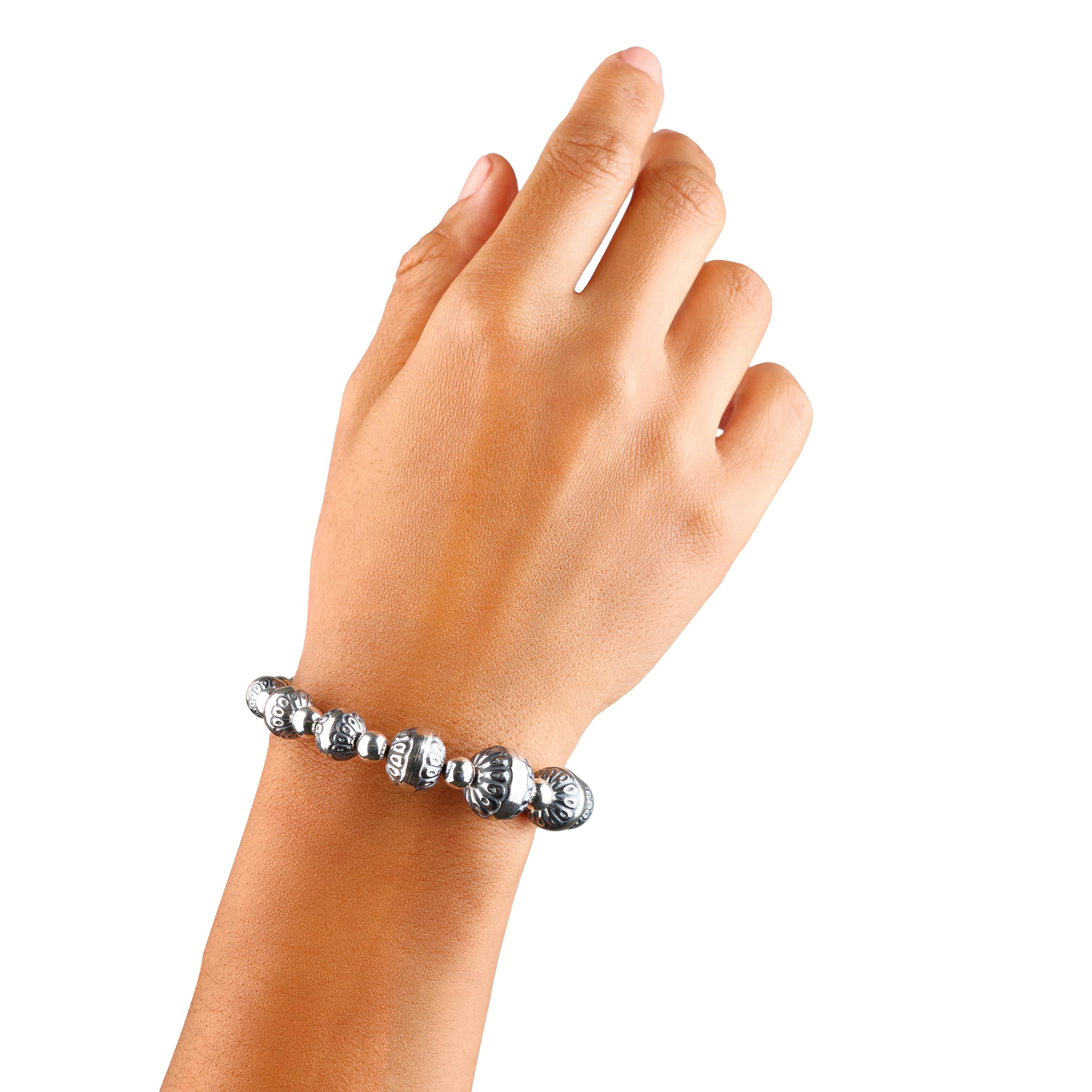 Nativo americano Bracciale a spirale con perle native in argento Sterling American West Taglia unica in vendita