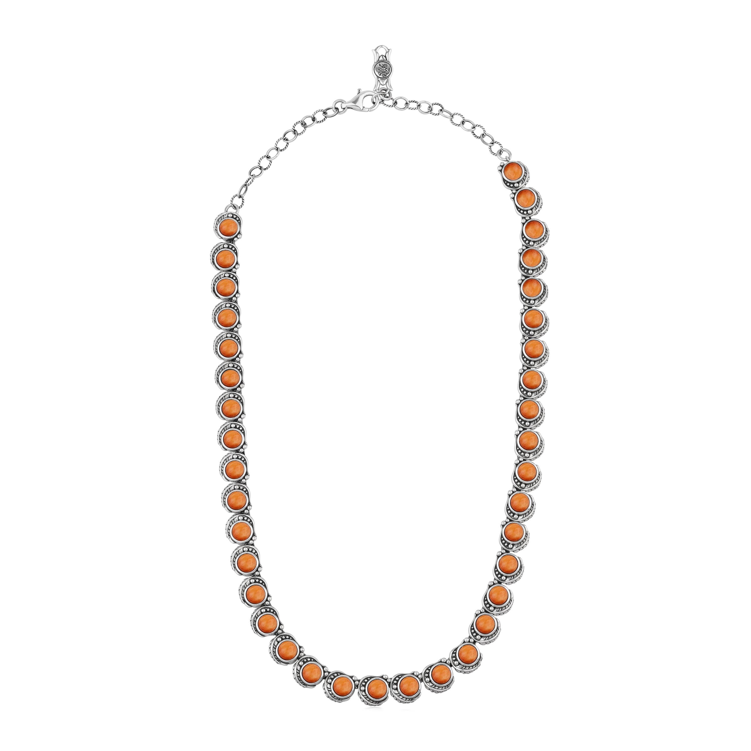 Collier en argent sterling American West avec cabochon rond en forme d
huître épineuse orange en vente