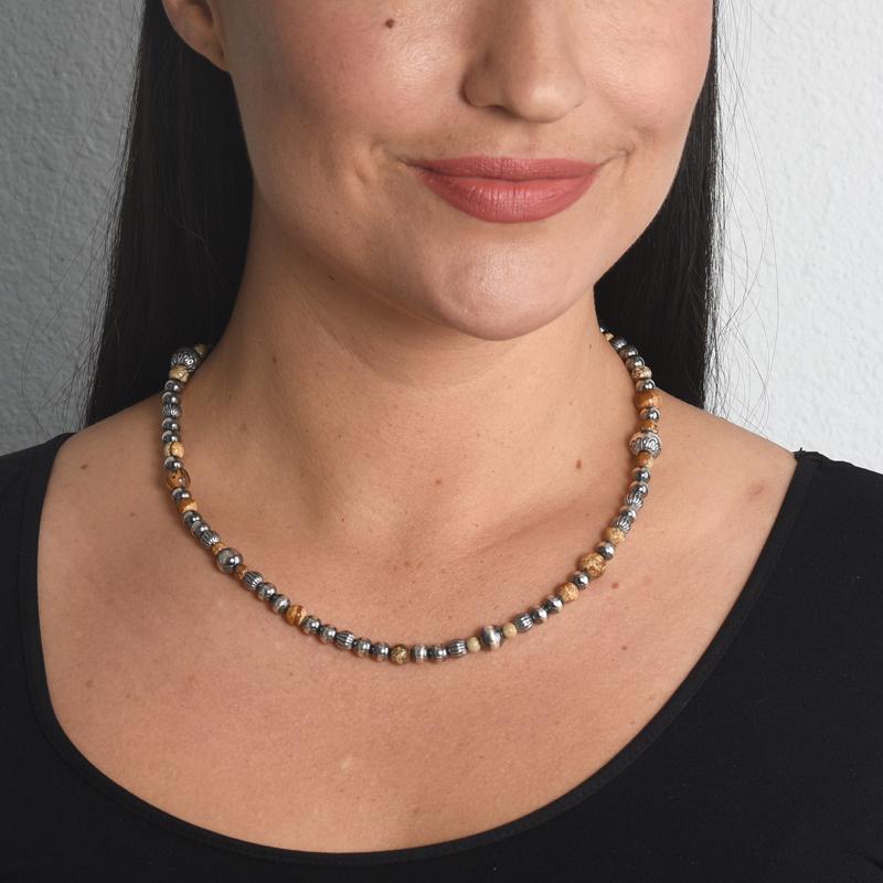 - • 925 Sterling Silber; nickelfrei & hypoallergen
- • Natürlich farbenfrohe Südwest-Sterlingsilber-Perlenkette mit 4mm, 6mm & 8mm Picture Jasper Edelsteinperlen. Diese Edelsteinperlen wechseln sich mit unterschiedlich großen, gestreiften und
