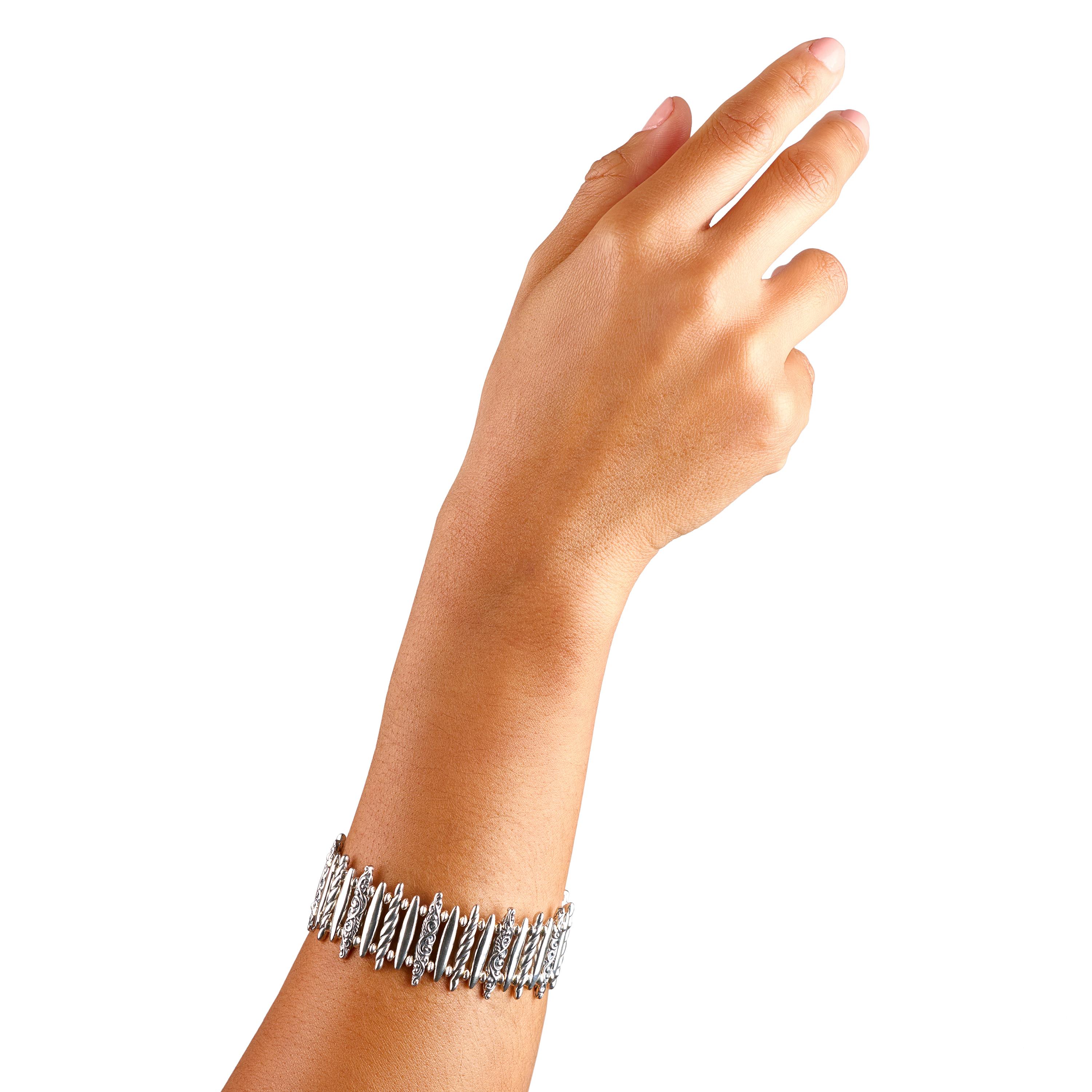 American West Sterling Silber Untertasse Bead Magnetic Armband, Größen Small - Large (Indigene Kunst (Nord-/Südamerika)) im Angebot
