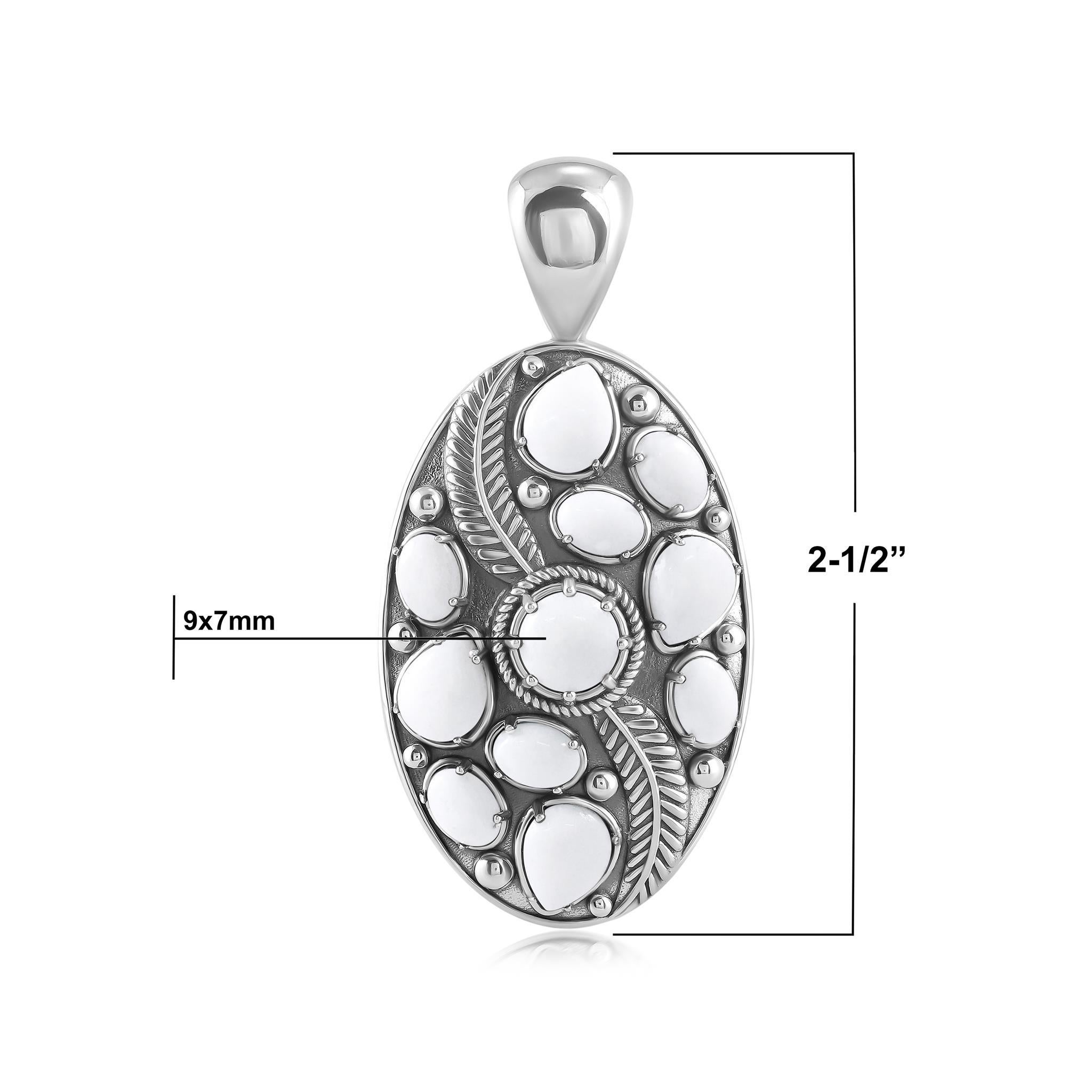 Taille ovale Pendentif feuille ovale en agate blanche American West Sterling Silver en vente