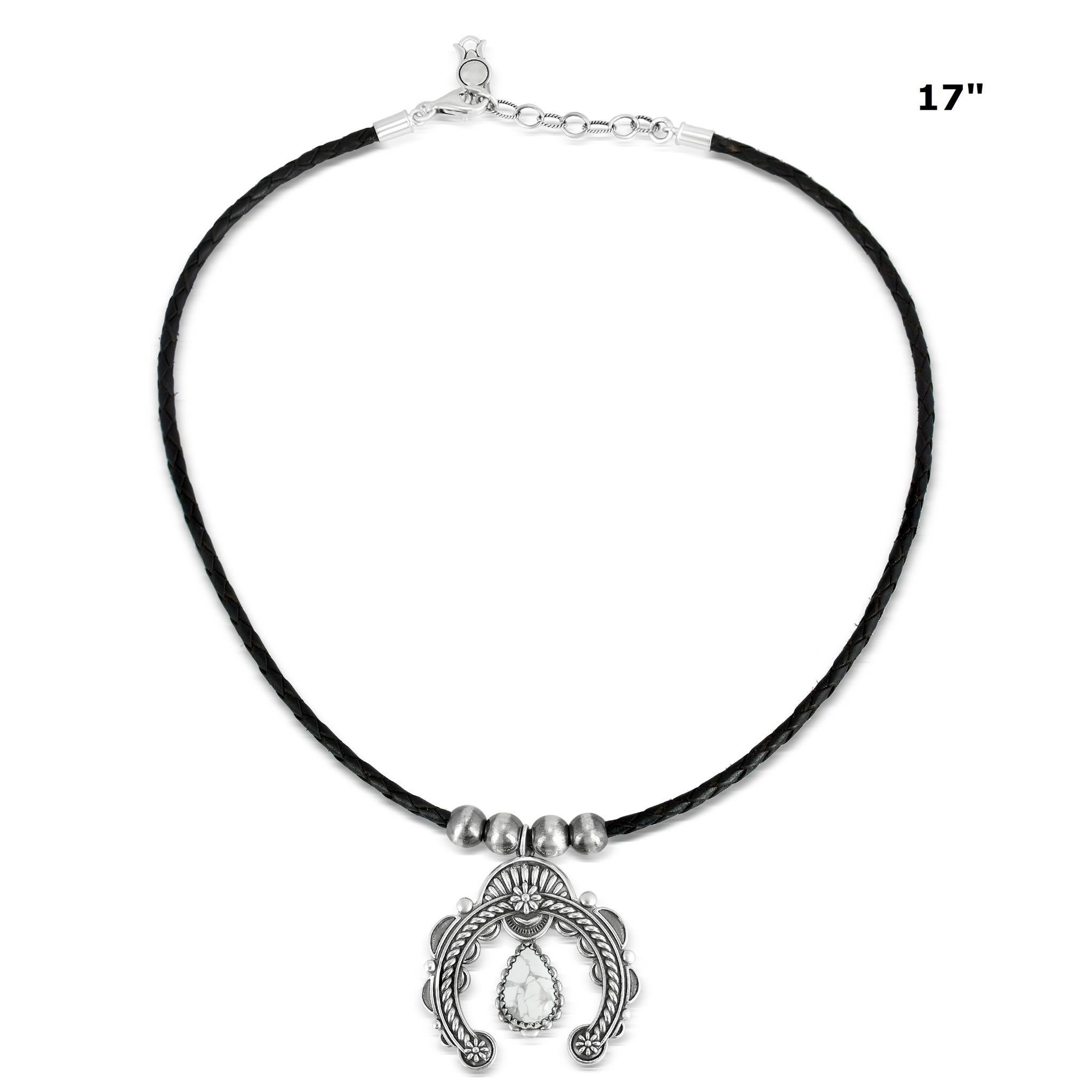 A. Silver Collana Naja in argento sterling con Howlite bianca e pelle nera In condizioni Nuovo in vendita a New York, NY