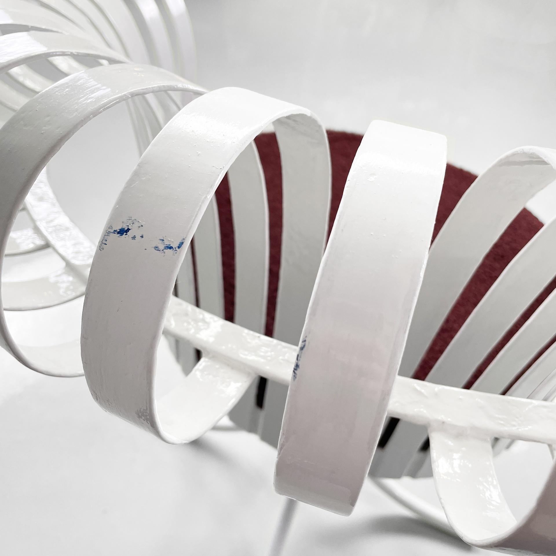 Fauteuils de jardin américains en métal blanc par Russell Wood Art, 1960s en vente 7
