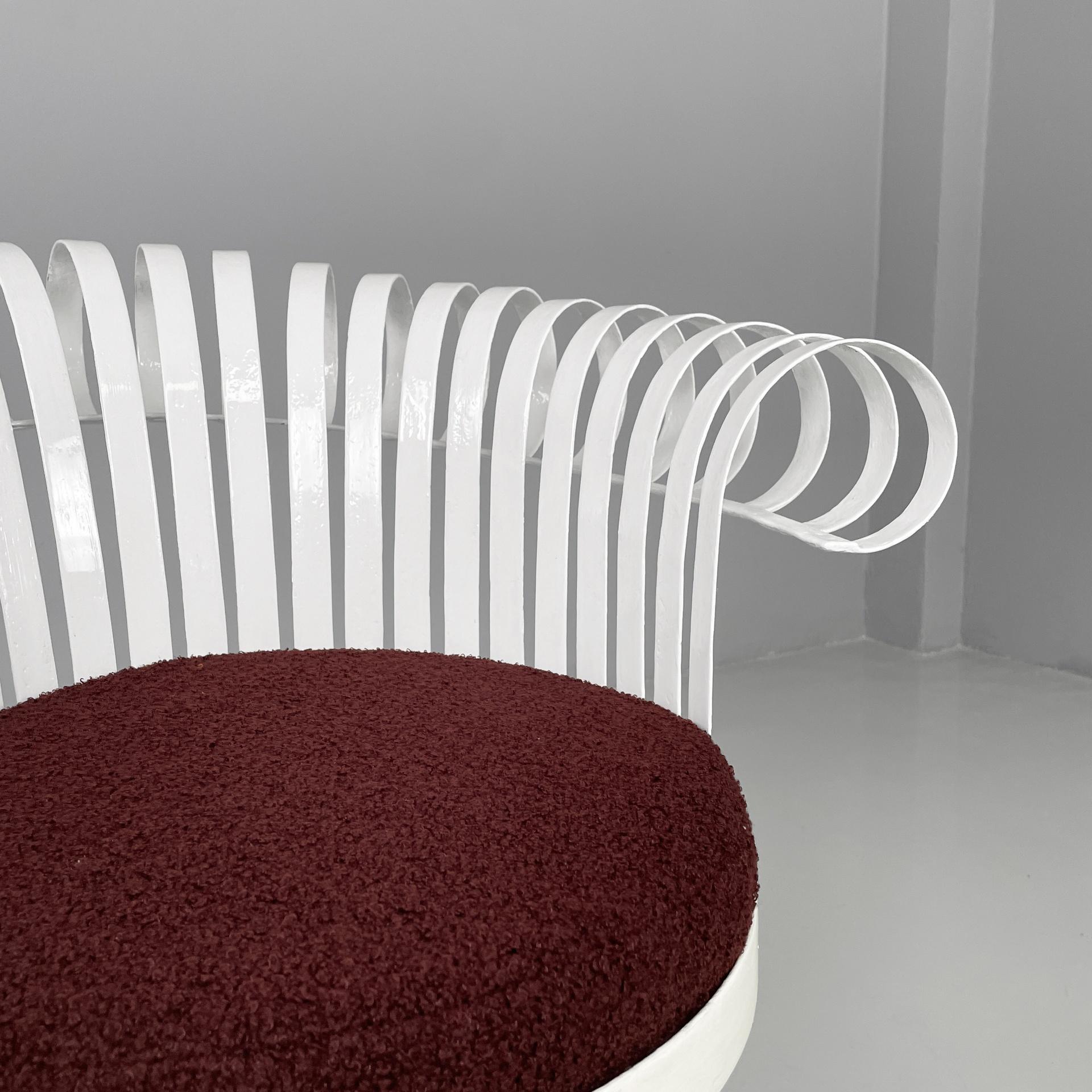 Milieu du XXe siècle Fauteuils de jardin américains en métal blanc par Russell Wood Art, 1960s en vente