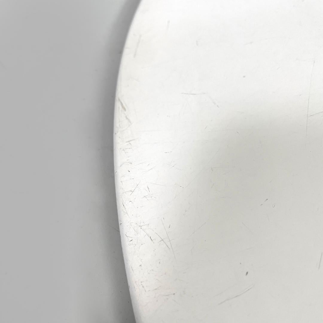 American white round dining table Tulip by Eero Saarinen for Knoll, 2007 For Sale 11