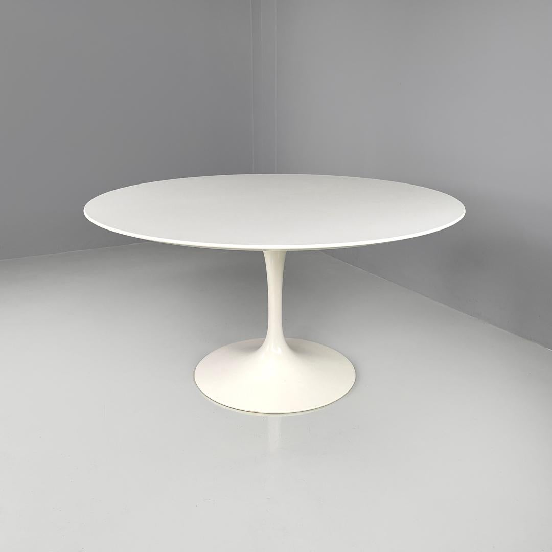 American white round dining table Tulip by Eero Saarinen for Knoll, 2007
Dining table mod. Tulip with round top in white laminate. The leg of the table is made of white painted metal.
Produced by Knoll in 2007 and designed by Eero Saarinen in 1956.