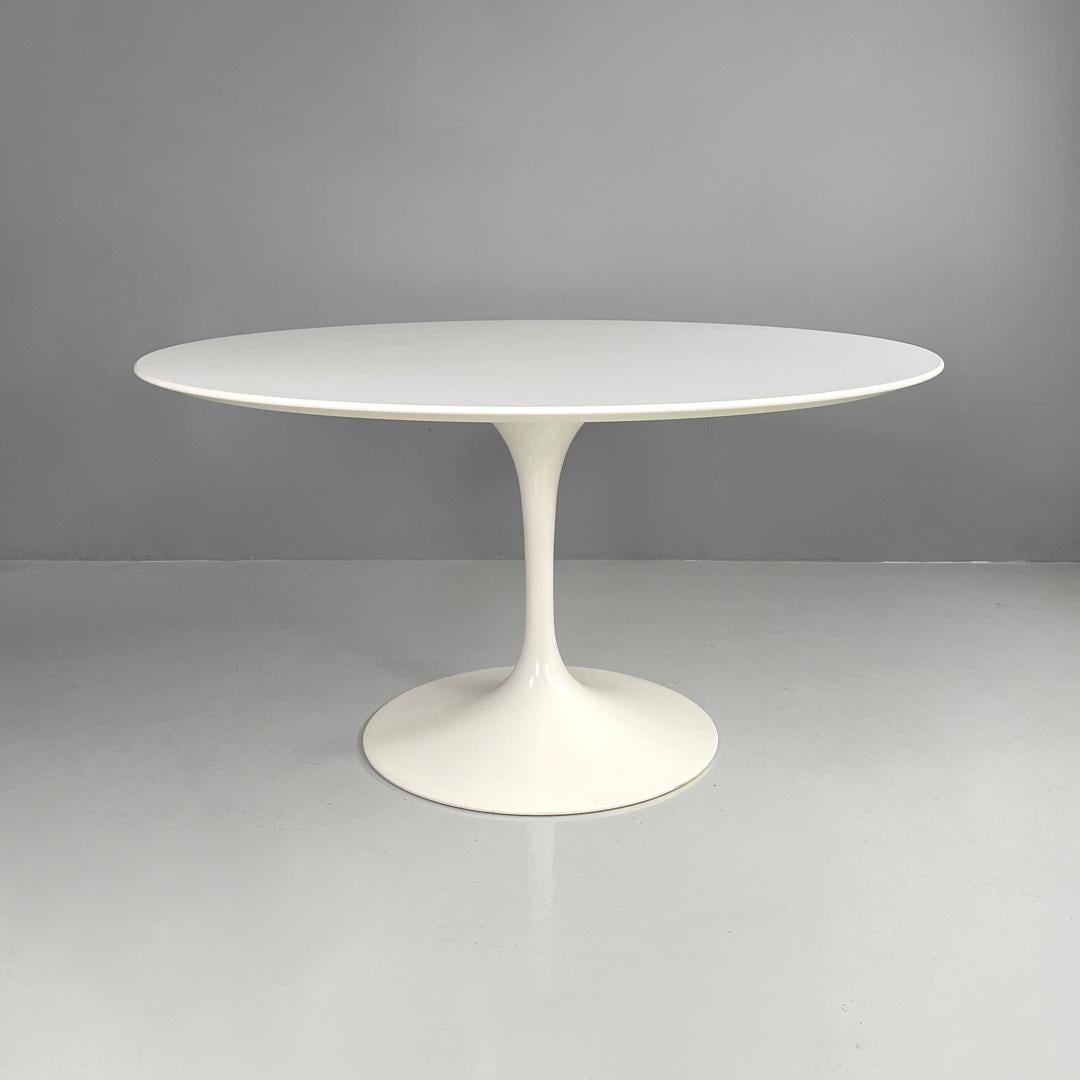American white round dining table Tulip by Eero Saarinen for Knoll, 2007 In Good Condition For Sale In MIlano, IT