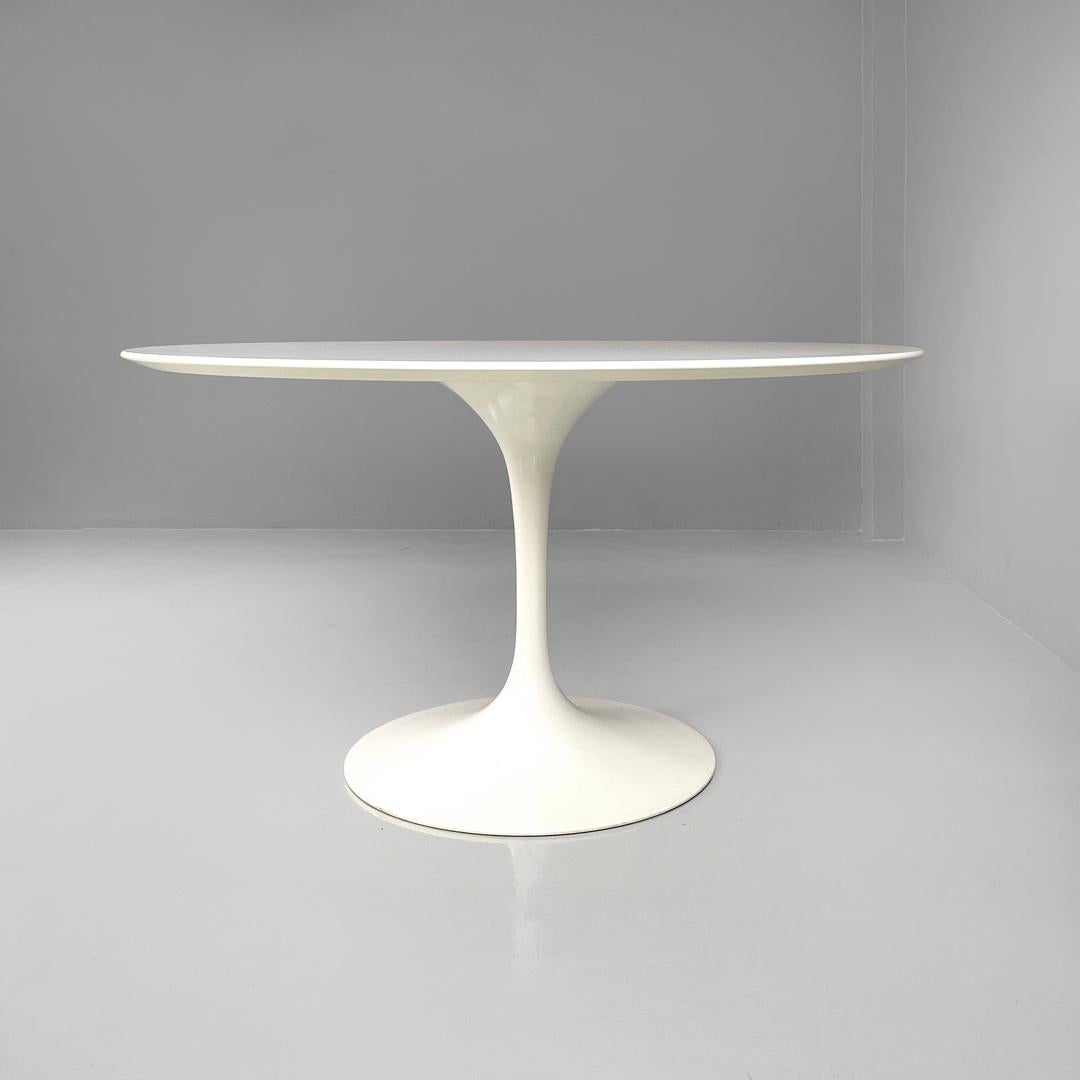 Contemporary American white round dining table Tulip by Eero Saarinen for Knoll, 2007 For Sale