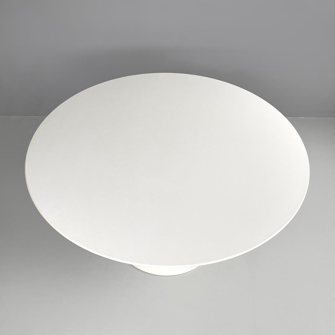 Metal American white round dining table Tulip by Eero Saarinen for Knoll, 2007 For Sale